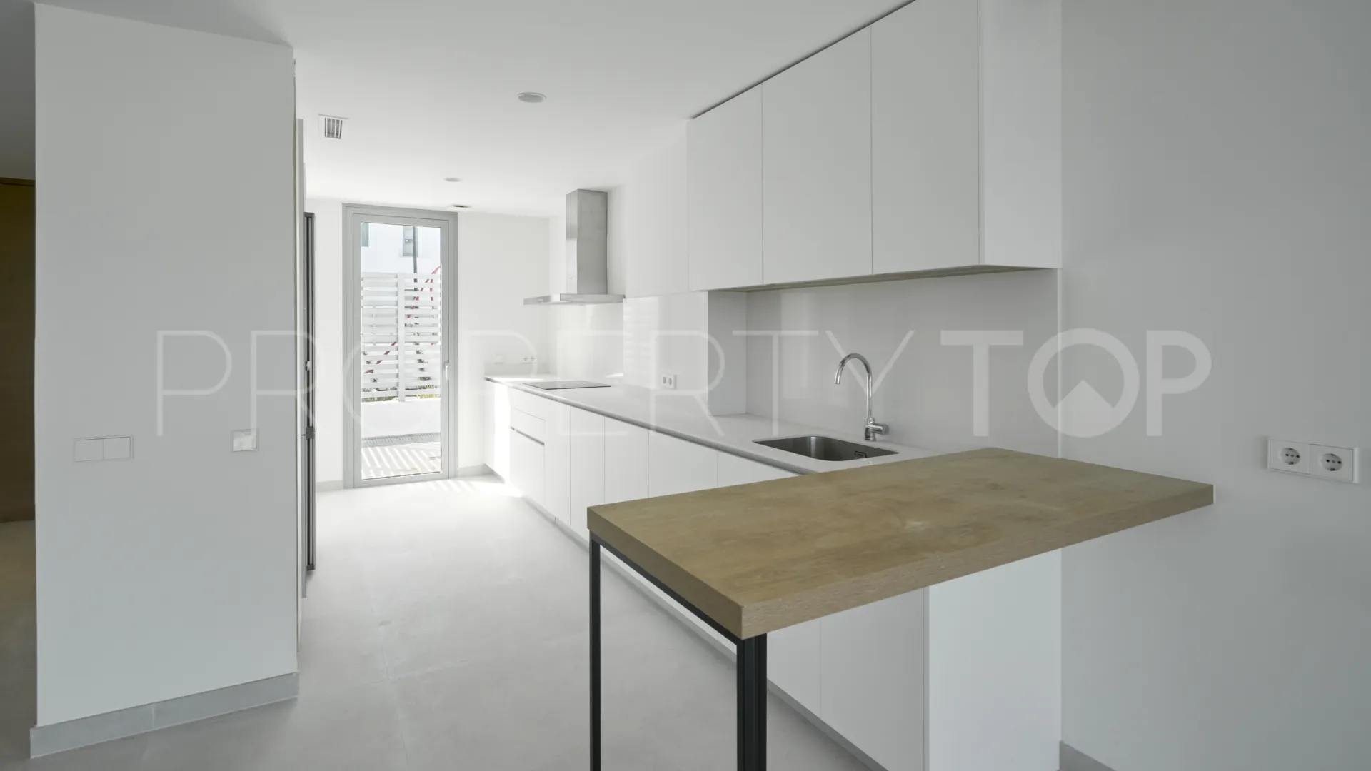 Se vende villa pareada en Guadalmina Alta de 3 dormitorios