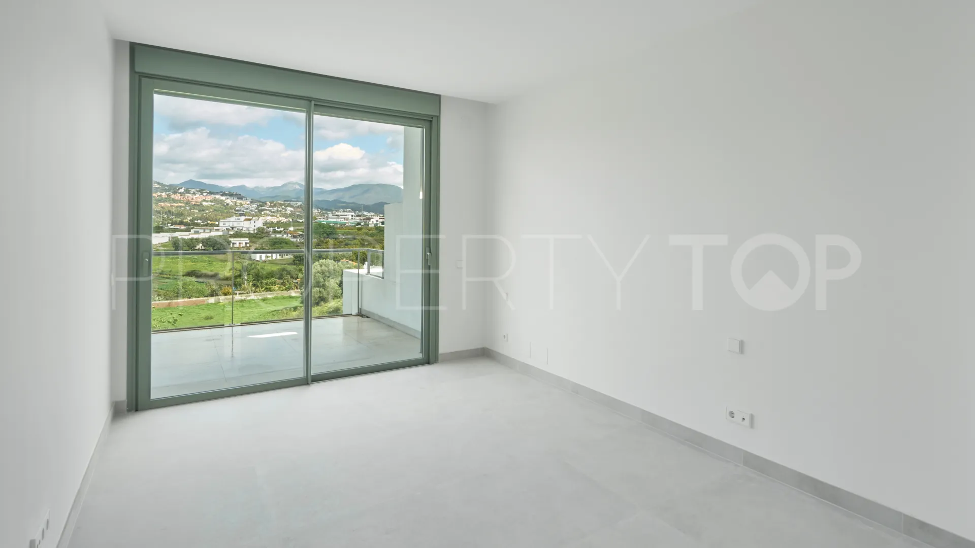 Se vende villa pareada en Guadalmina Alta de 3 dormitorios
