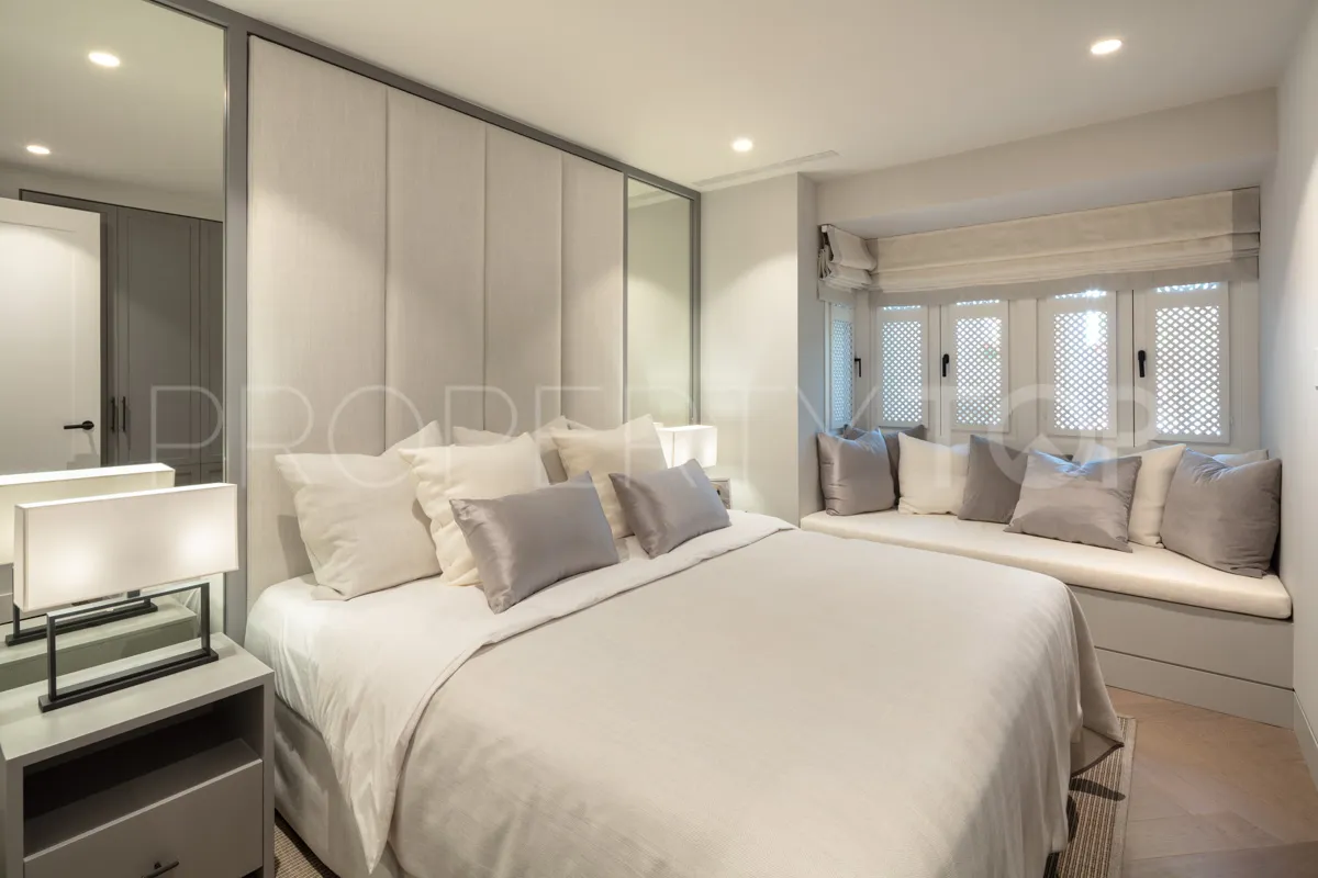 Apartamento de 3 dormitorios a la venta en Marina Puente Romano