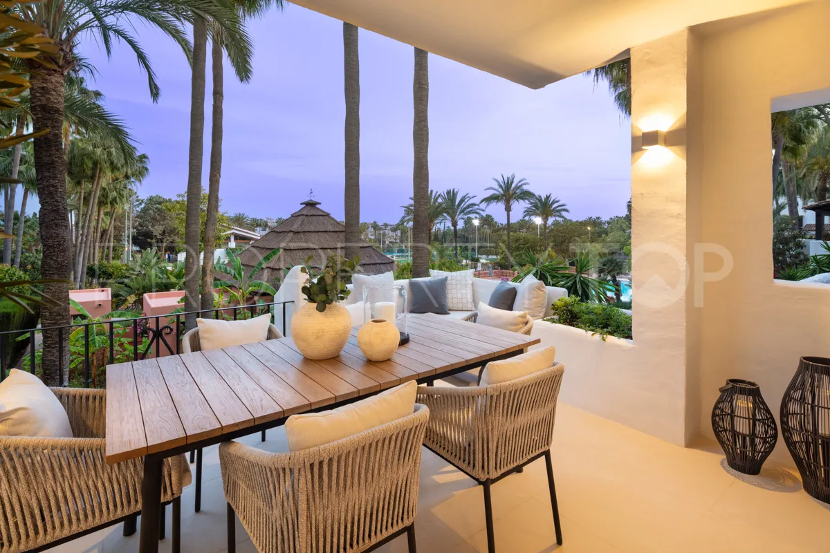 Apartamento de 3 dormitorios a la venta en Marina Puente Romano