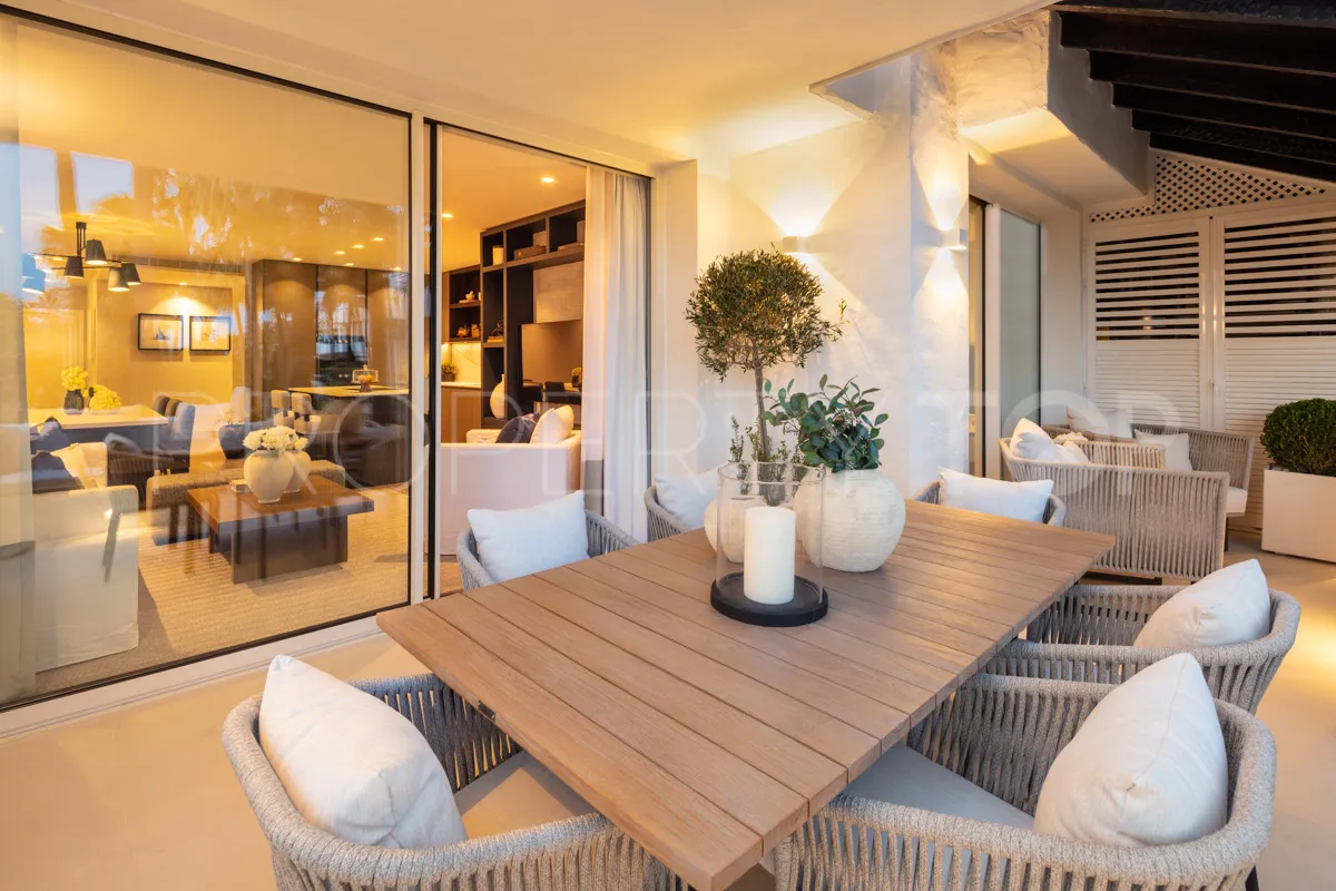 Apartamento de 3 dormitorios a la venta en Marina Puente Romano