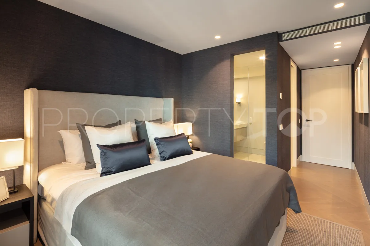 Apartamento de 3 dormitorios a la venta en Marina Puente Romano