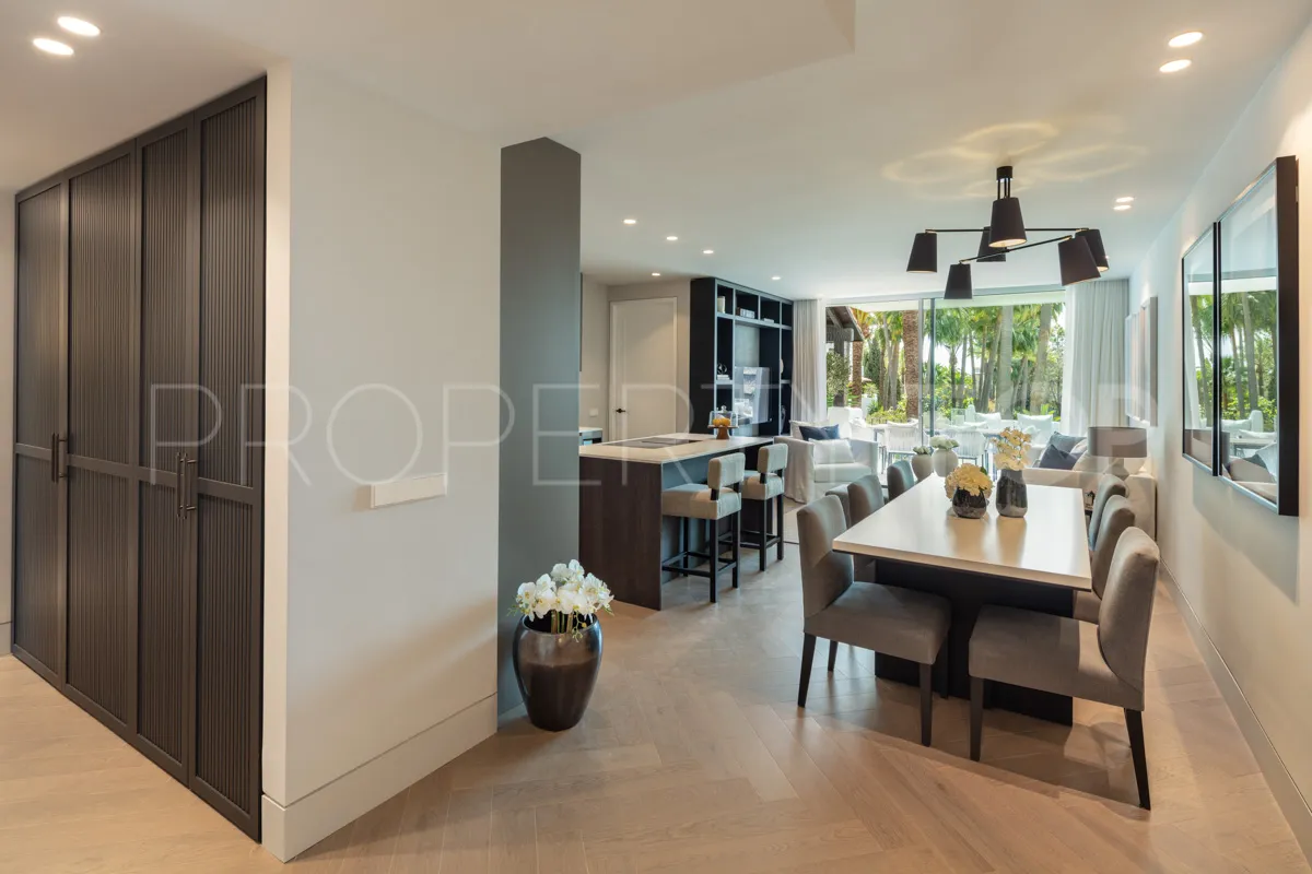 Apartamento de 3 dormitorios a la venta en Marina Puente Romano