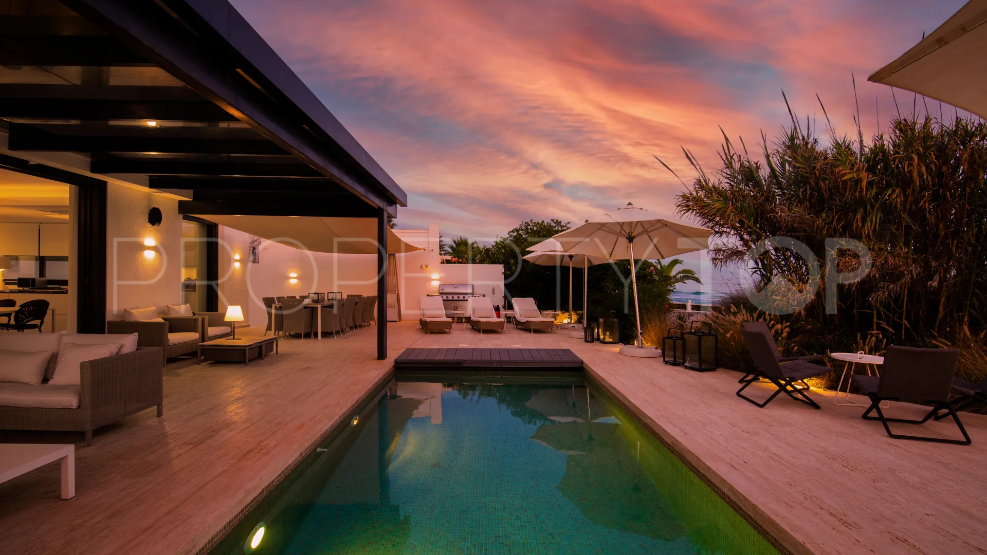 Buy villa with 6 bedrooms in El Rosario
