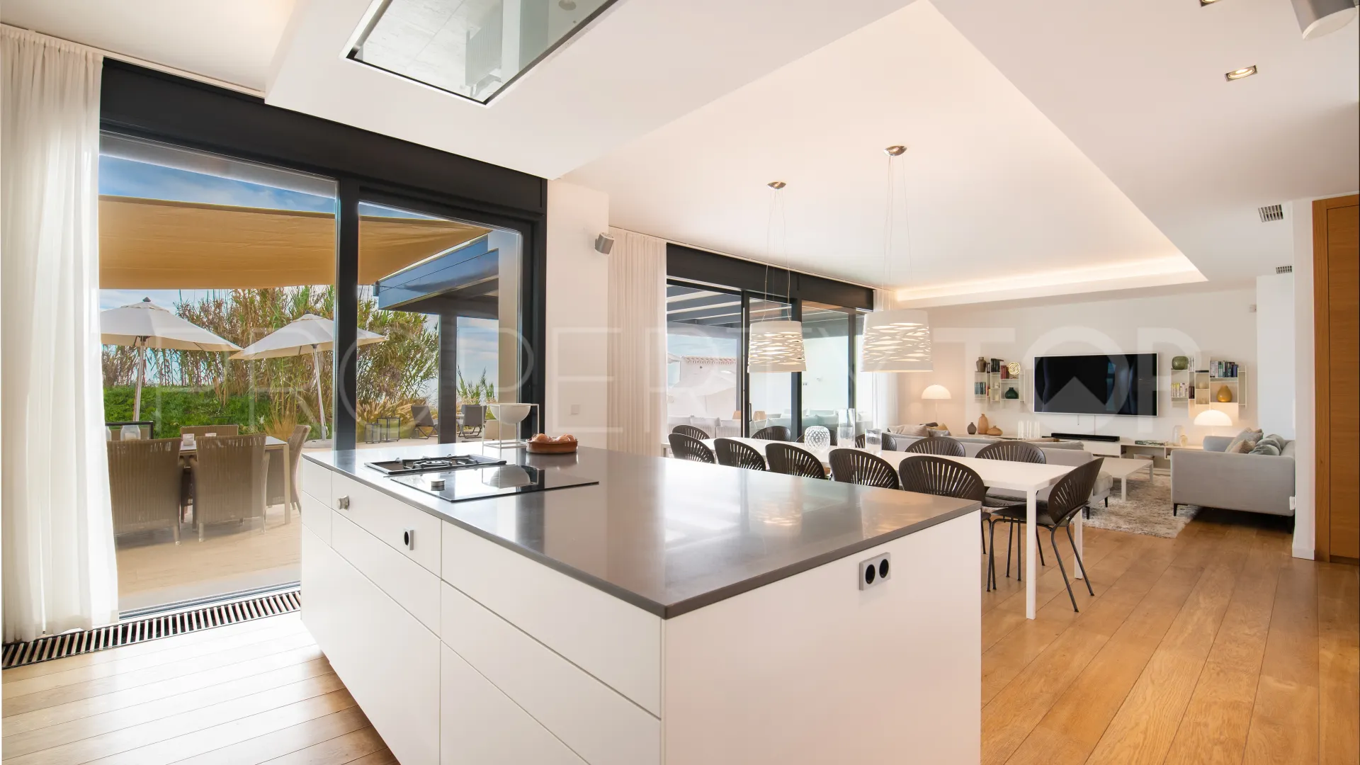Buy villa with 6 bedrooms in El Rosario