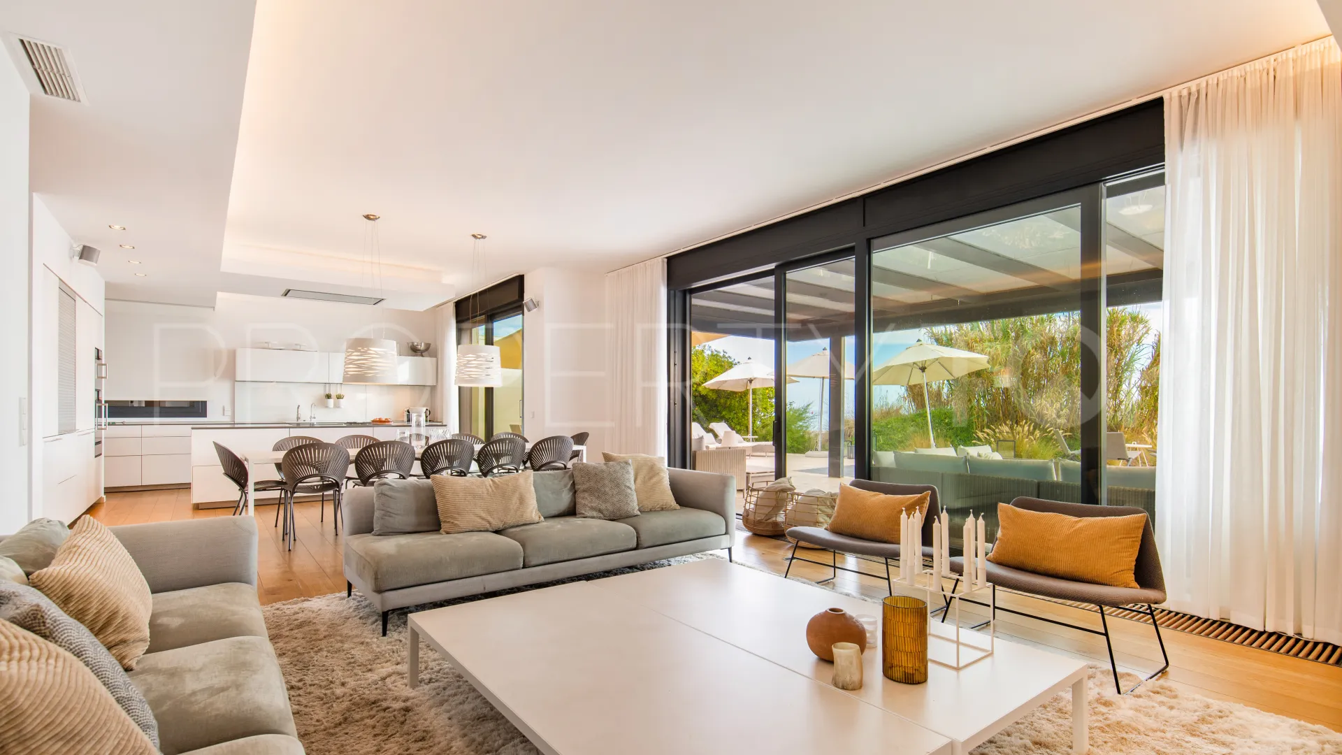 Buy villa with 6 bedrooms in El Rosario