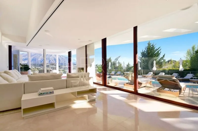 7 bedrooms Nueva Andalucia villa for sale