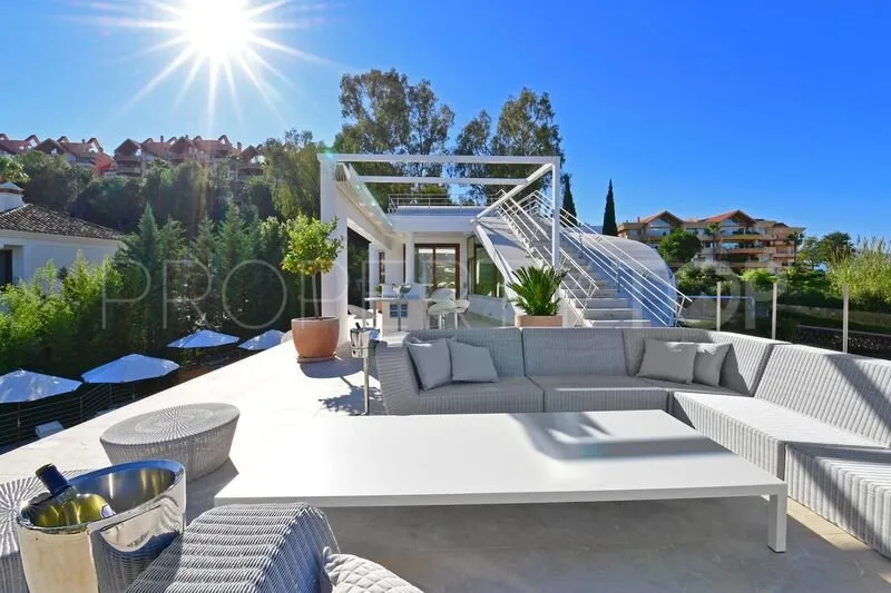 7 bedrooms Nueva Andalucia villa for sale
