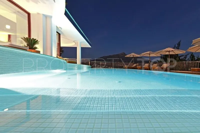7 bedrooms Nueva Andalucia villa for sale