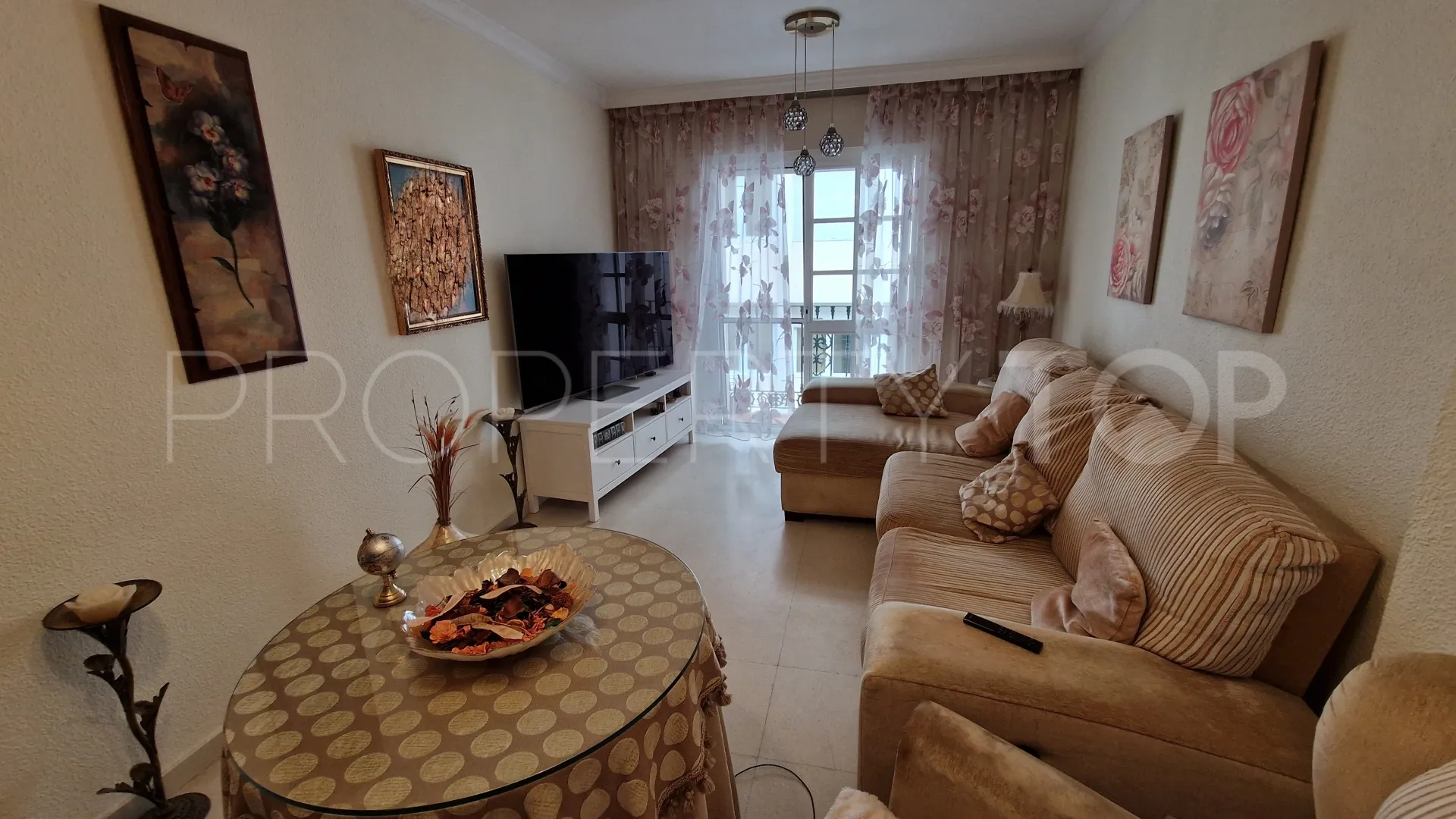 Estepona Town 2 bedrooms apartment for sale