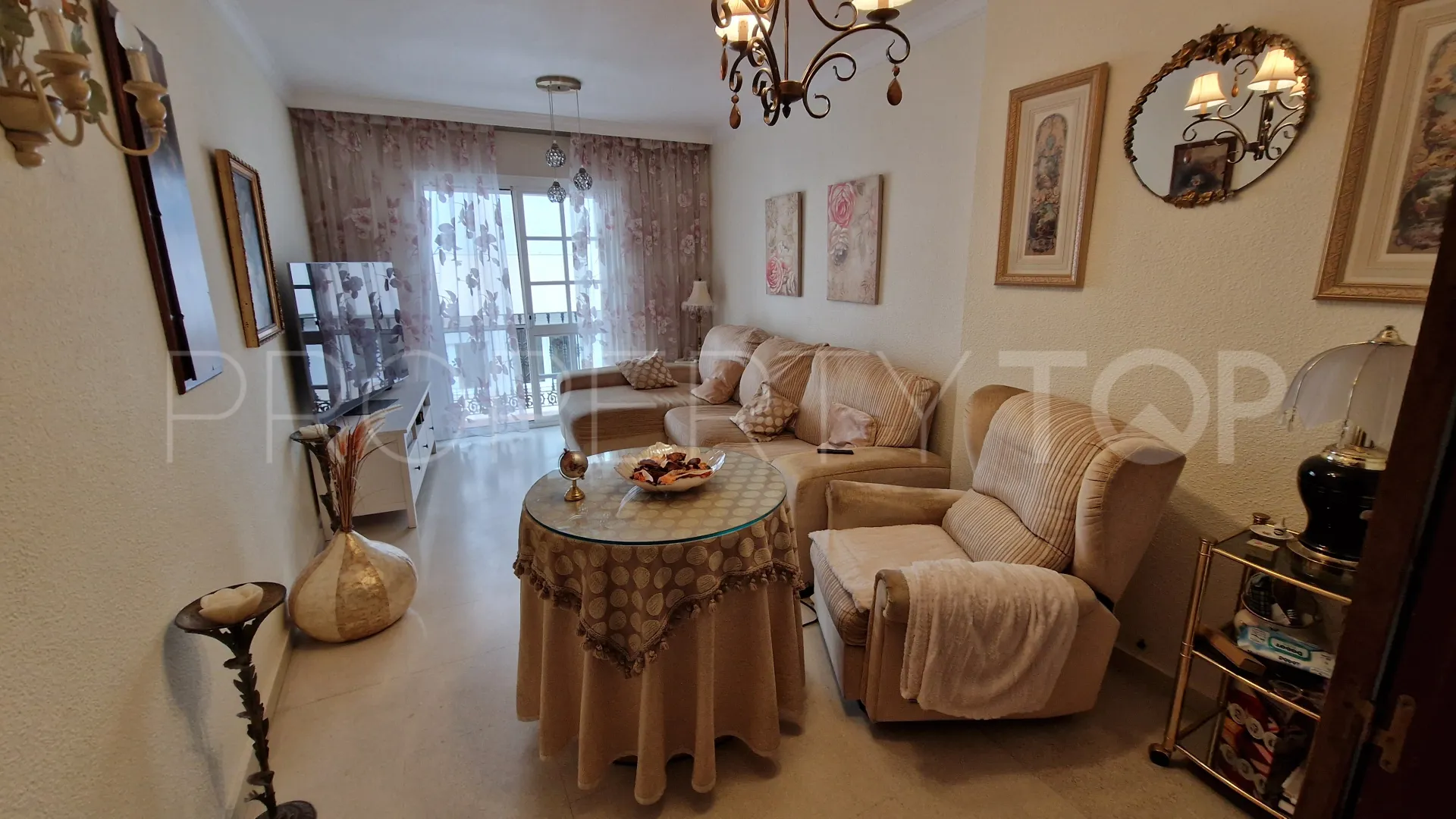 Estepona Town 2 bedrooms apartment for sale