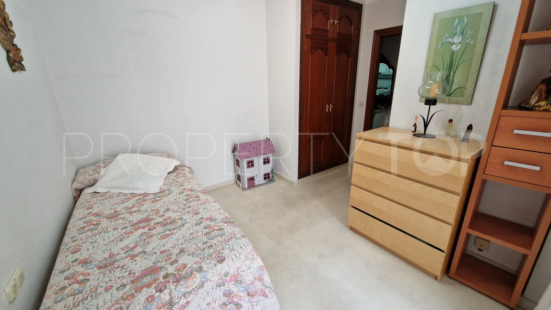 Estepona Town 2 bedrooms apartment for sale