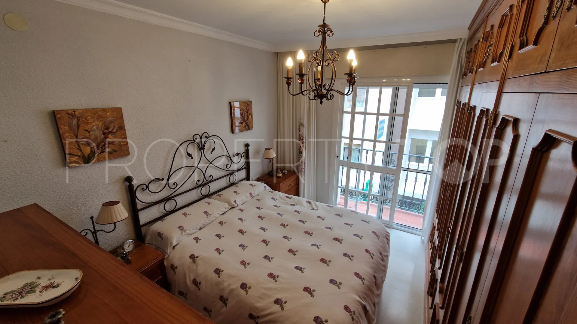Estepona Town 2 bedrooms apartment for sale