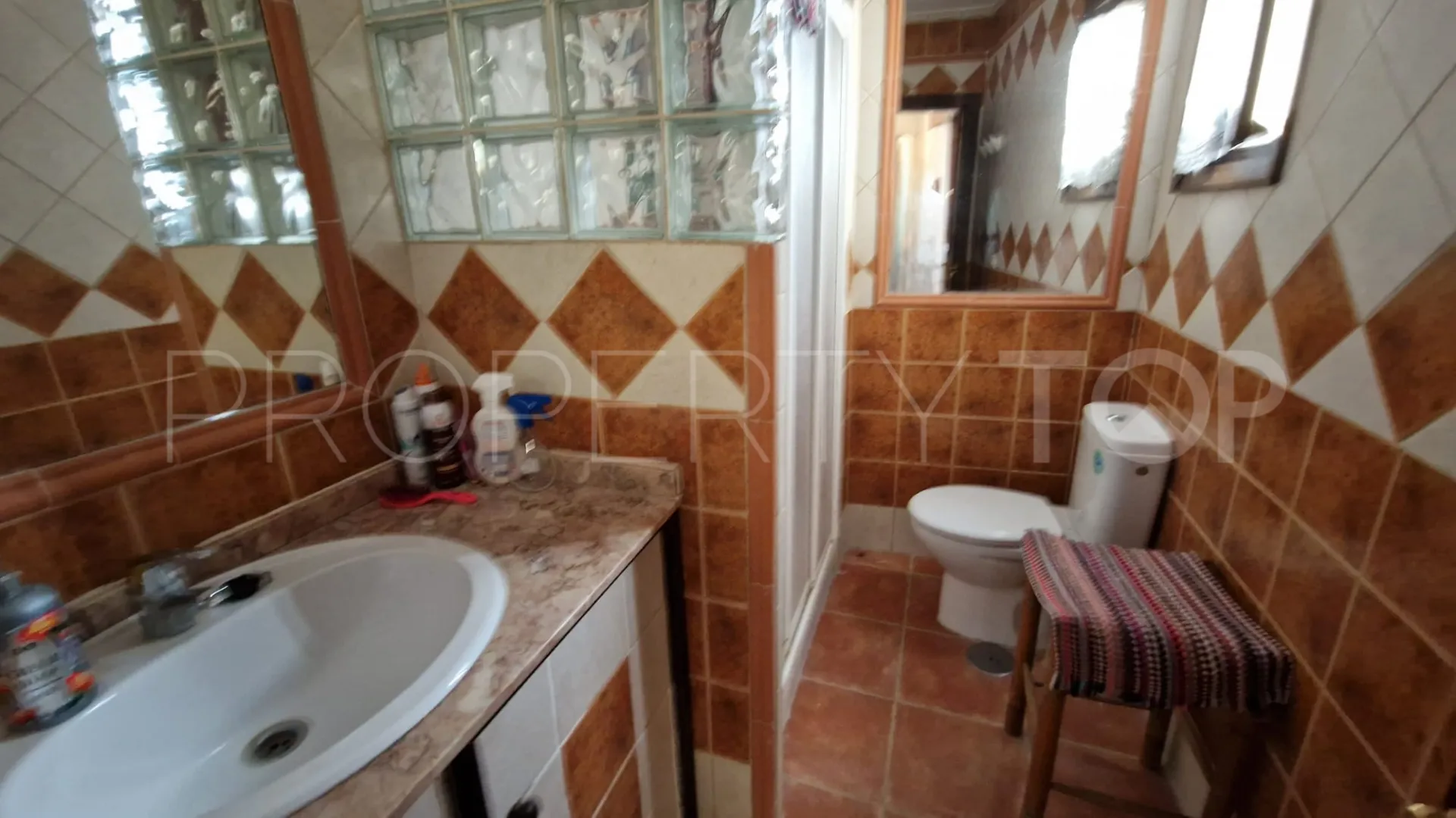 Apartamento de 3 dormitorios en venta en Estepona Centro