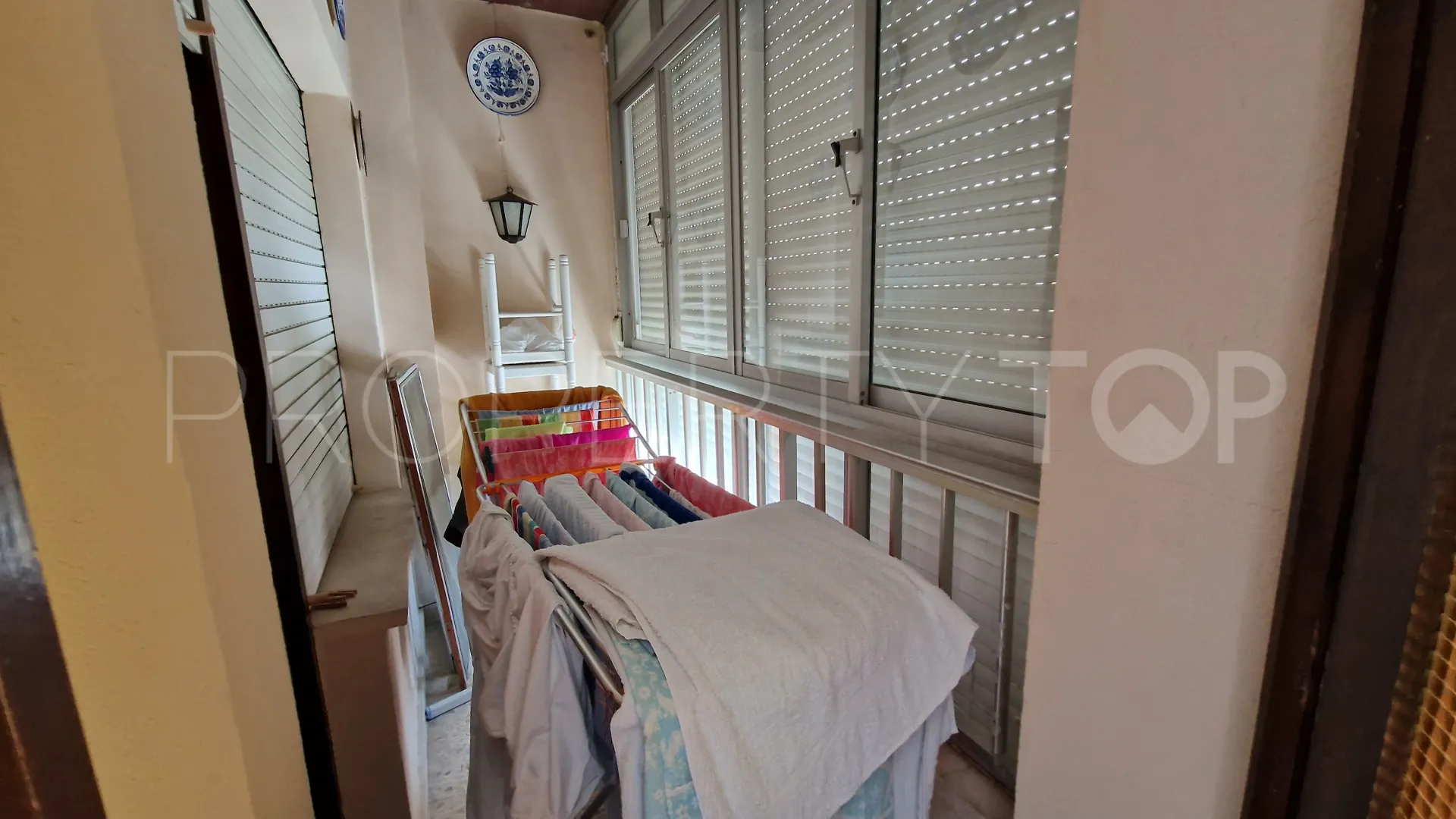 Apartamento de 3 dormitorios en venta en Estepona Centro