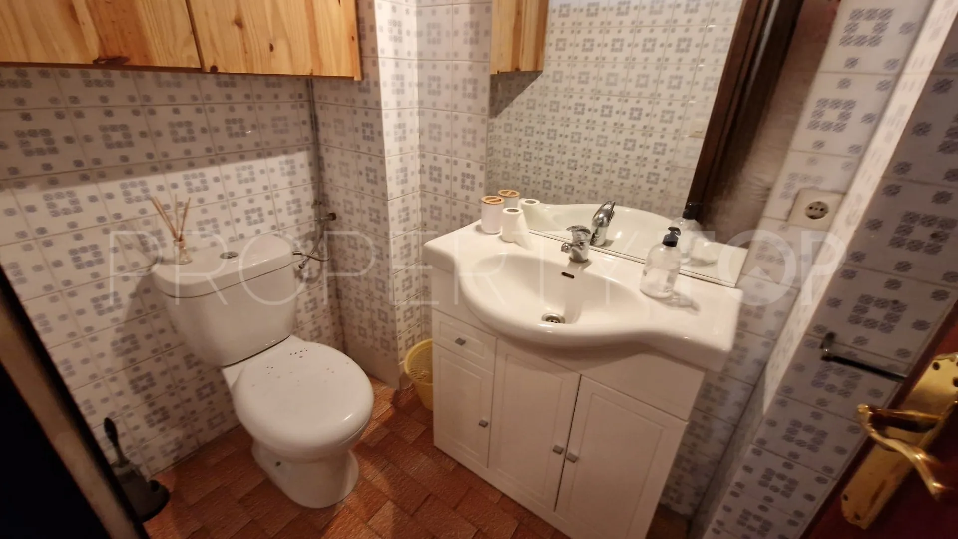 Apartamento de 3 dormitorios en venta en Estepona Centro