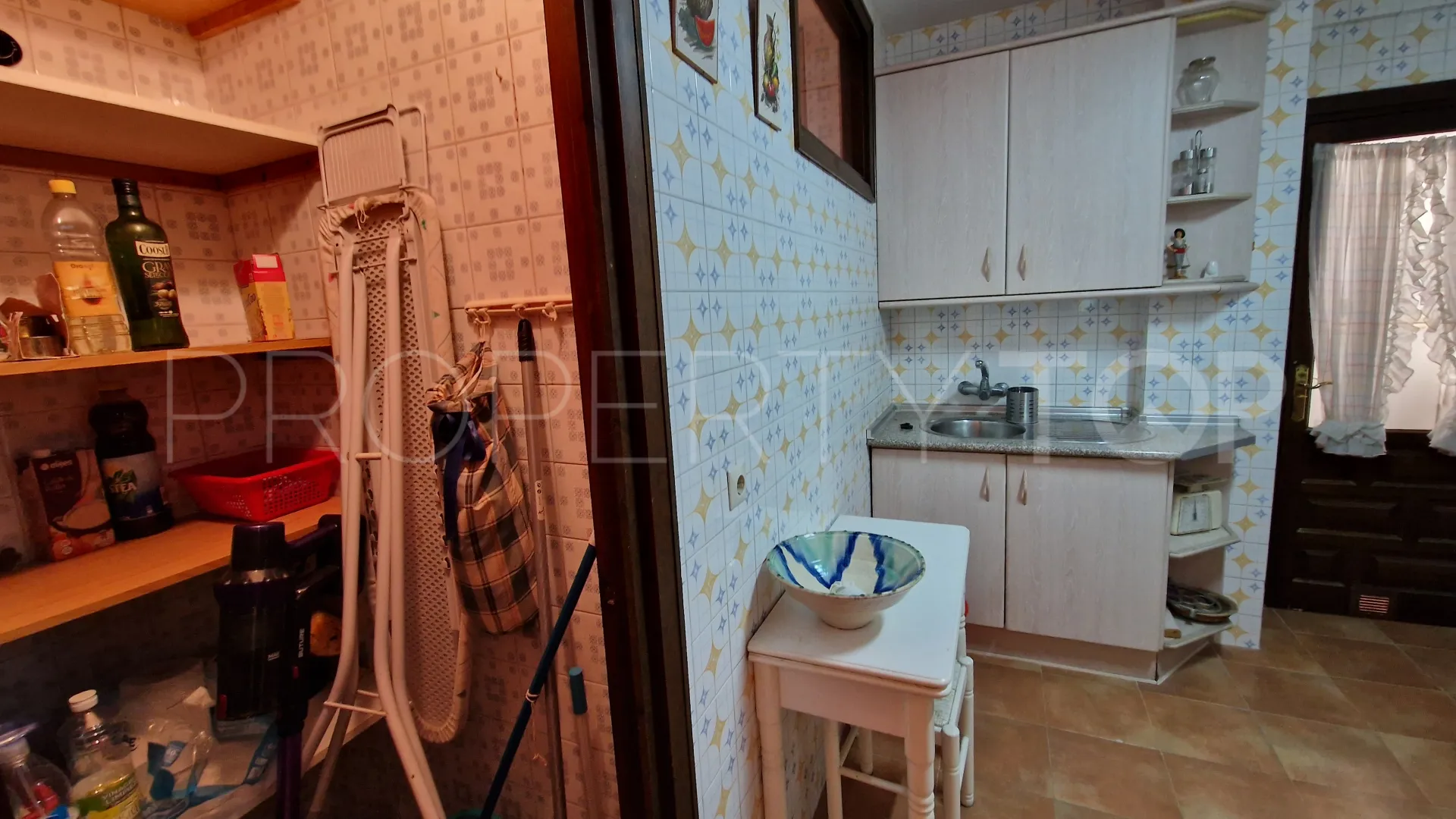 Apartamento de 3 dormitorios en venta en Estepona Centro
