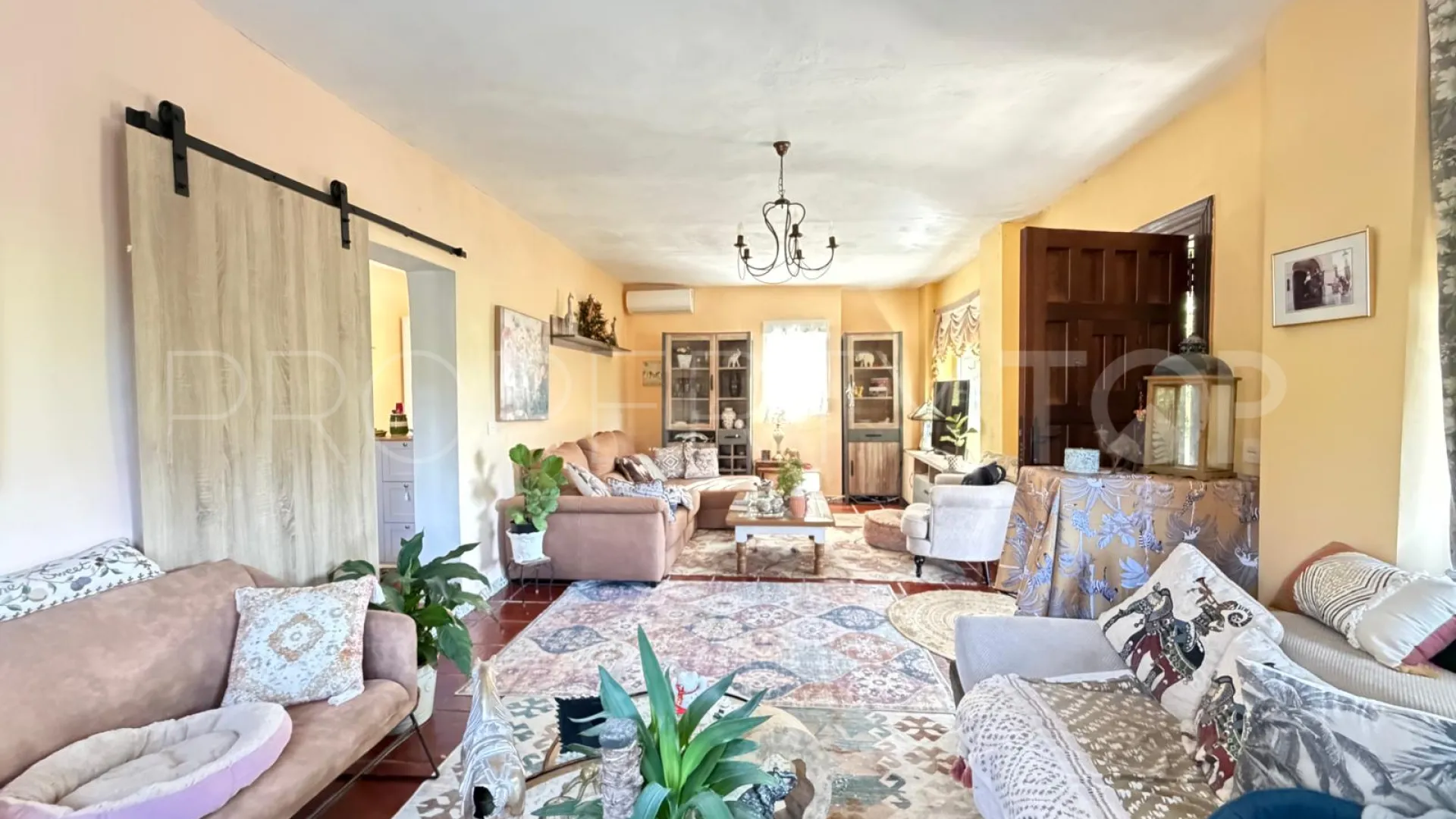 El Velerin country house for sale