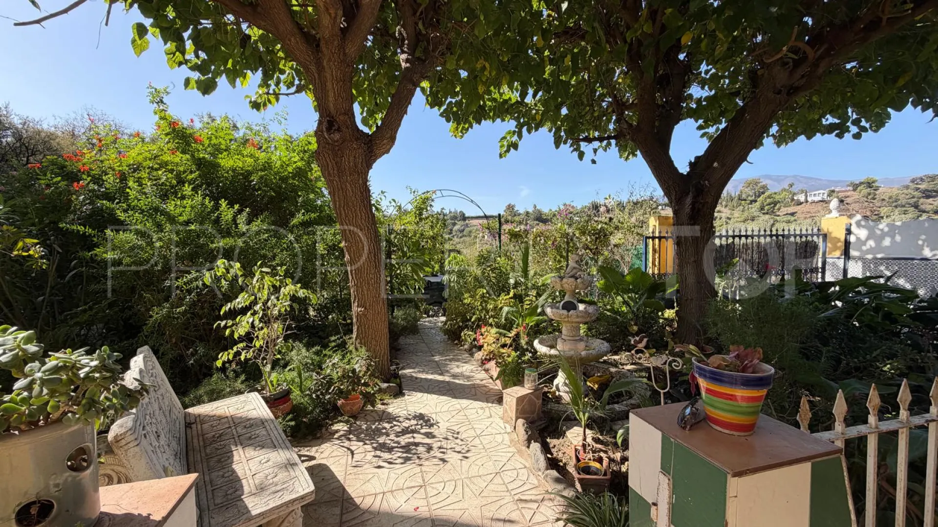 El Velerin country house for sale