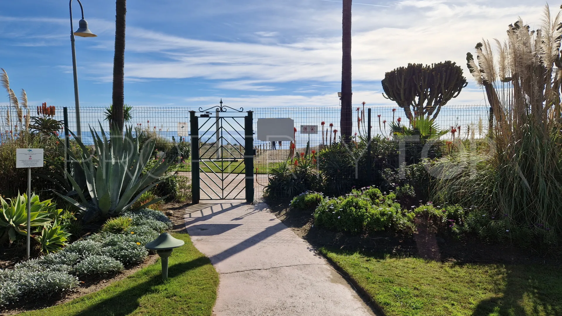 Costalita, apartamento planta baja con 3 dormitorios a la venta
