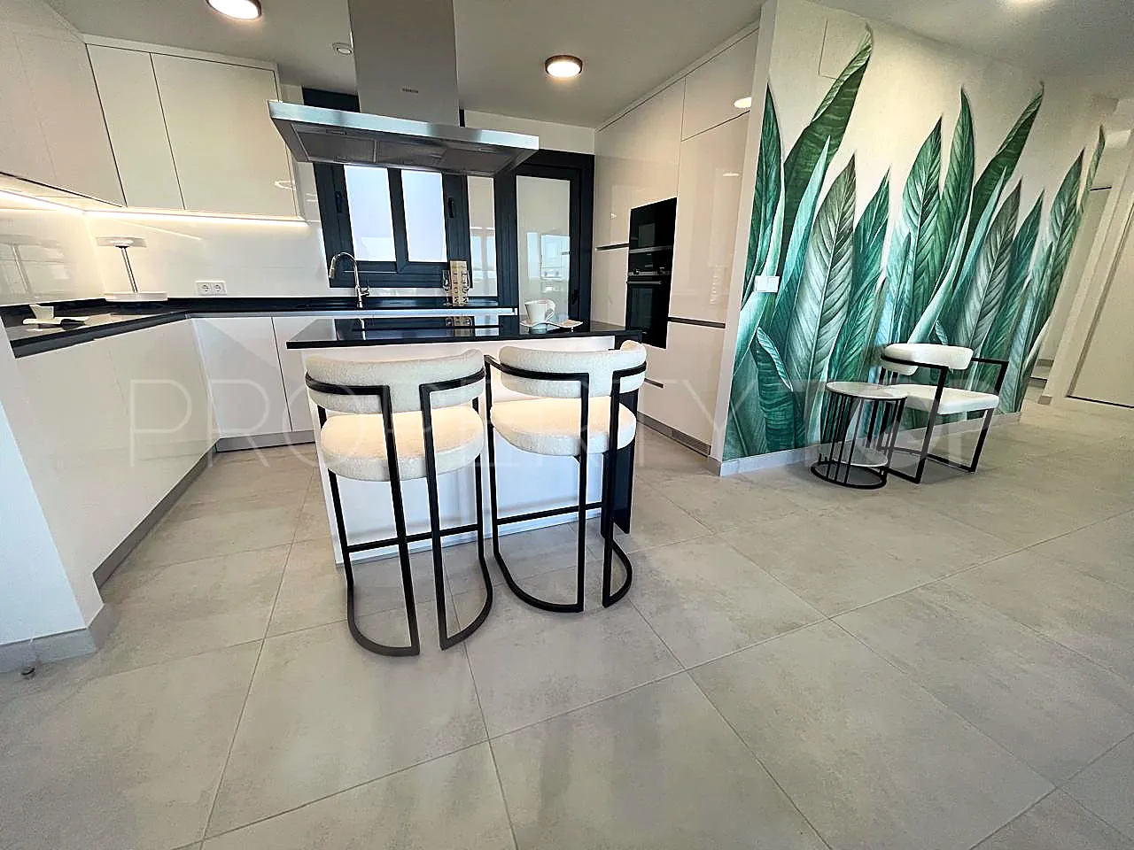 Apartamento a la venta de 3 dormitorios en Benatalaya