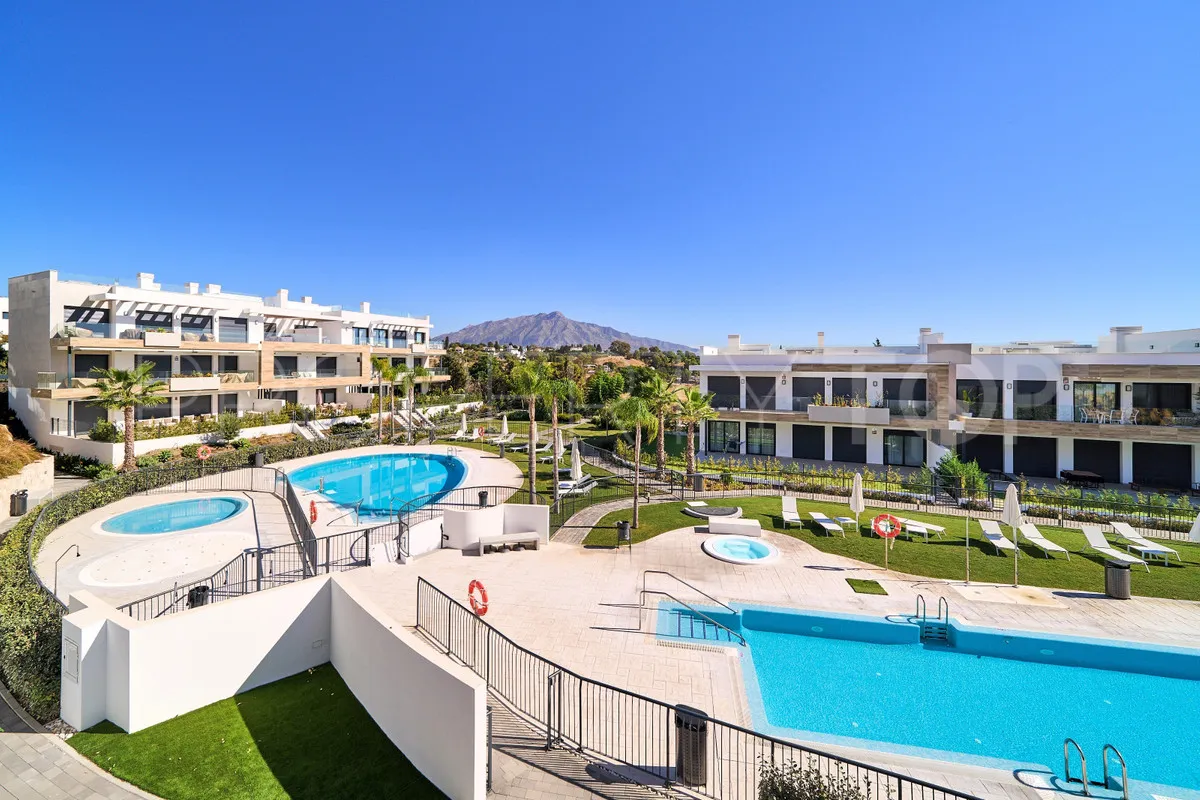 Apartamento a la venta de 3 dormitorios en Benatalaya