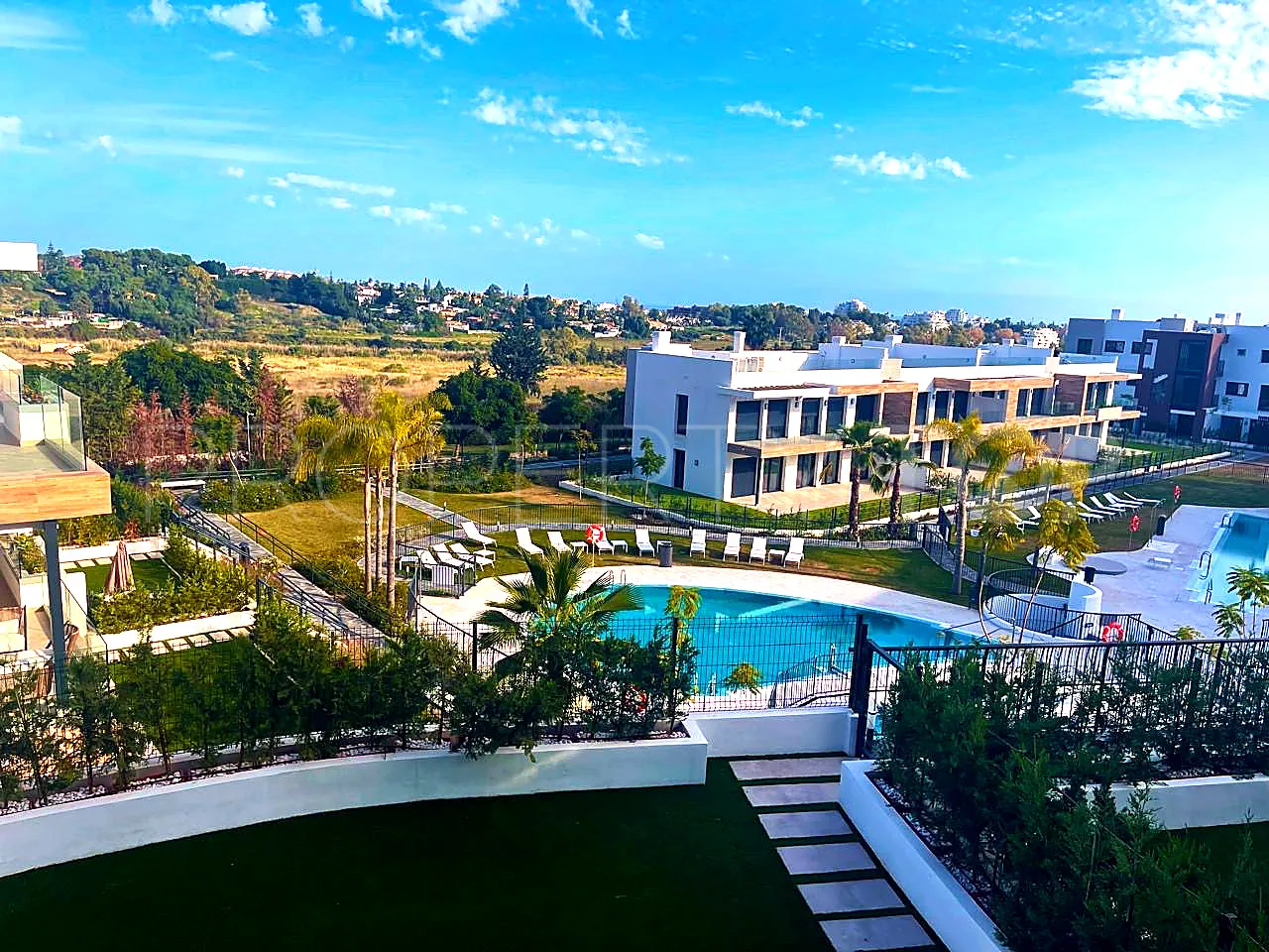Apartamento a la venta de 3 dormitorios en Benatalaya