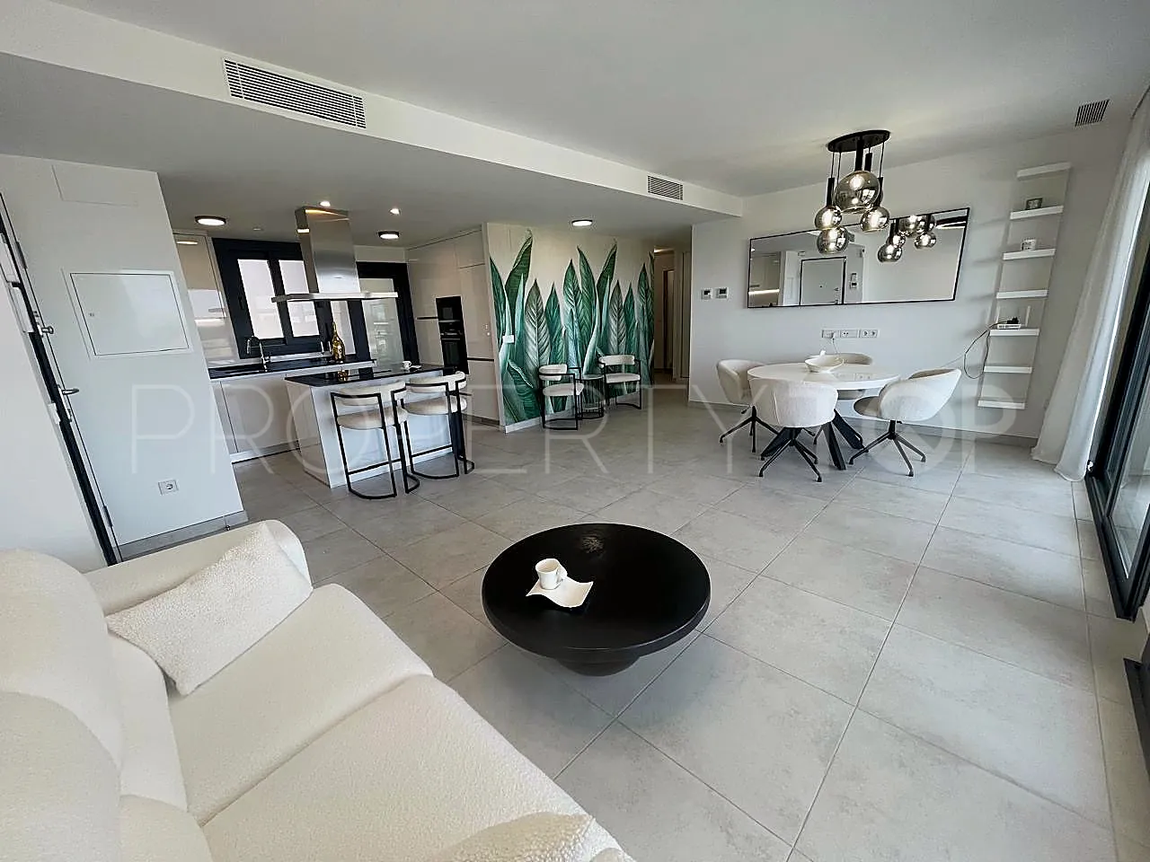 Apartamento a la venta de 3 dormitorios en Benatalaya