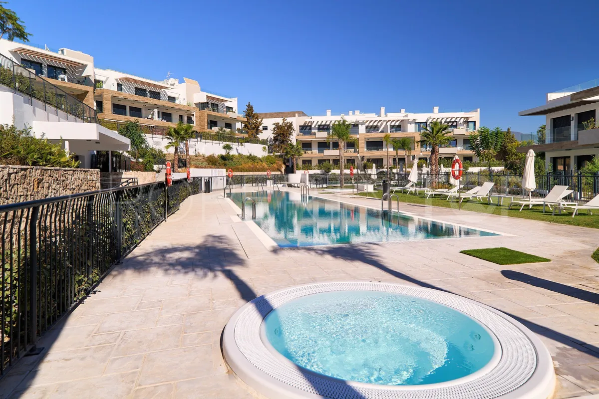 Apartamento a la venta de 3 dormitorios en Benatalaya
