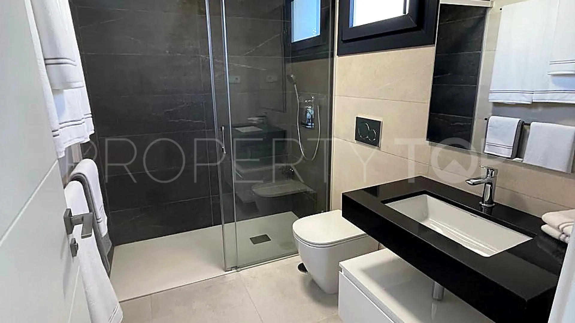 Apartamento a la venta de 3 dormitorios en Benatalaya