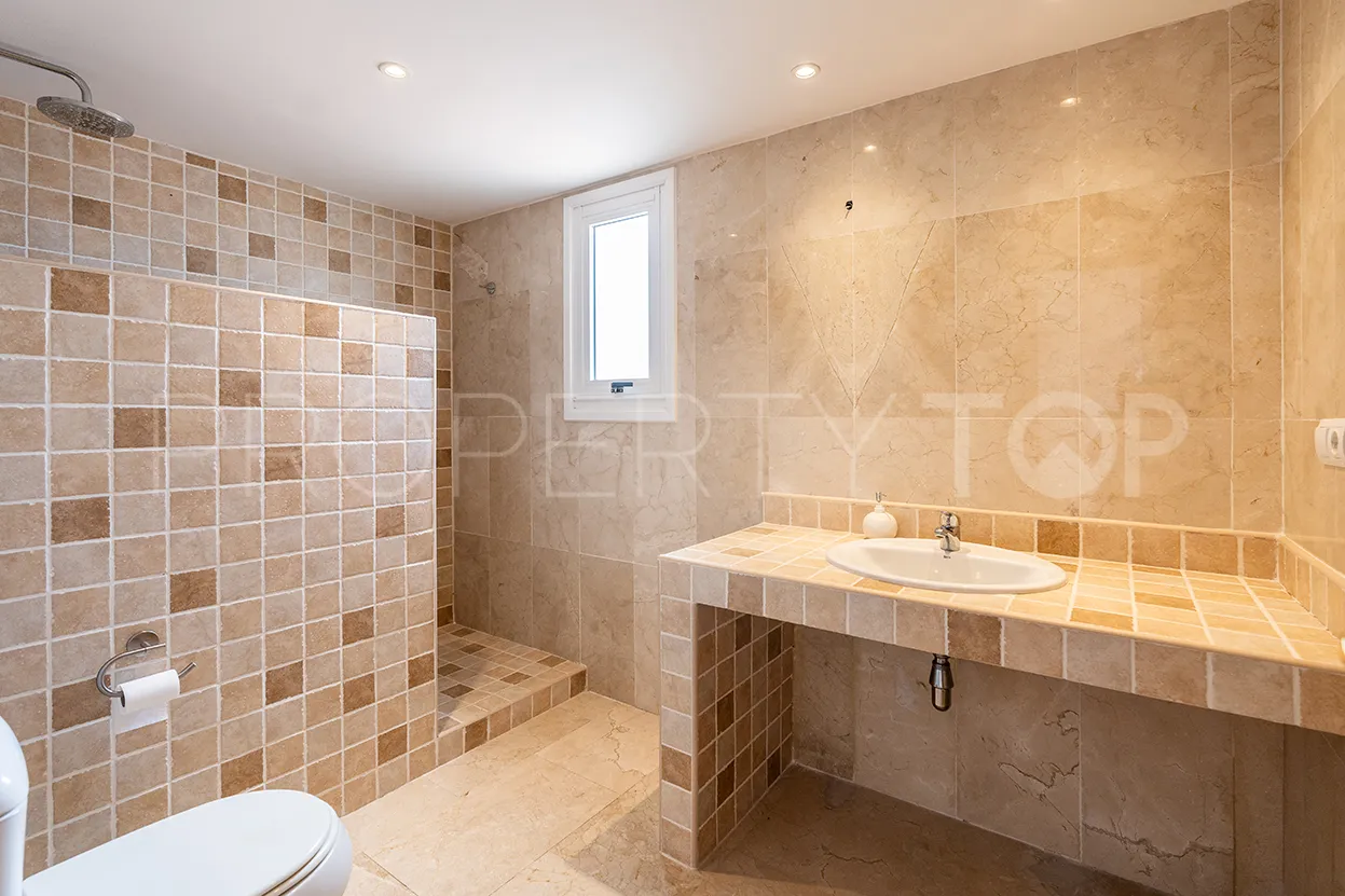 For sale duplex penthouse in Guadalmina Alta