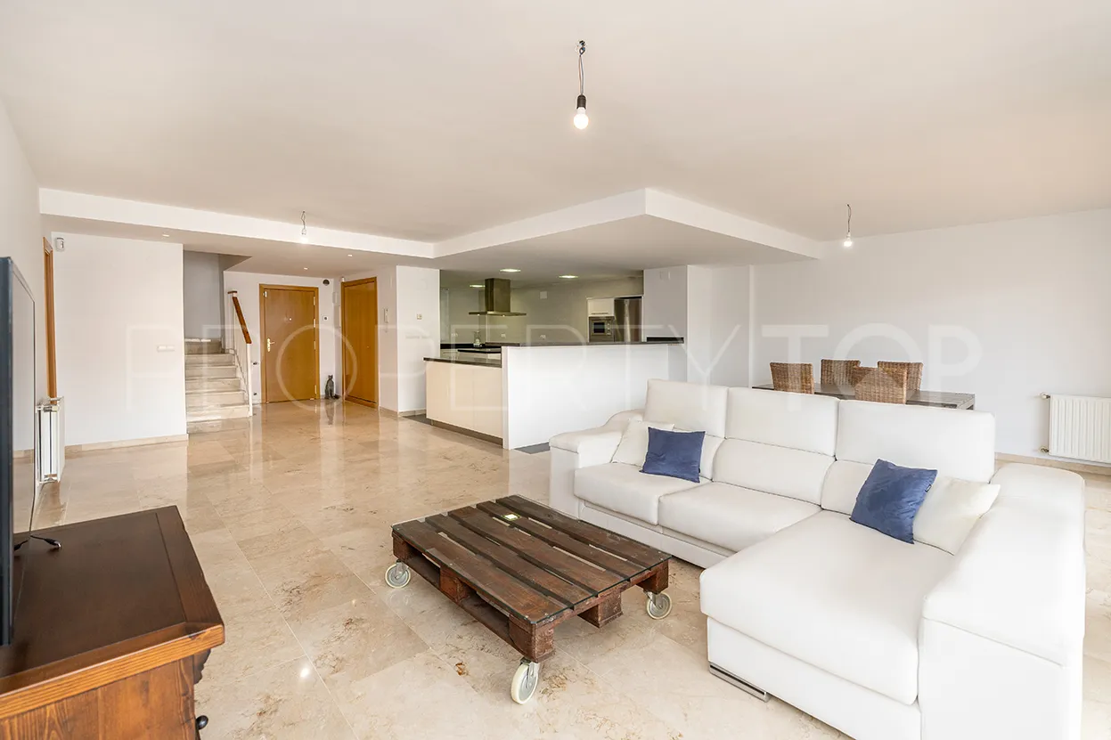 For sale duplex penthouse in Guadalmina Alta