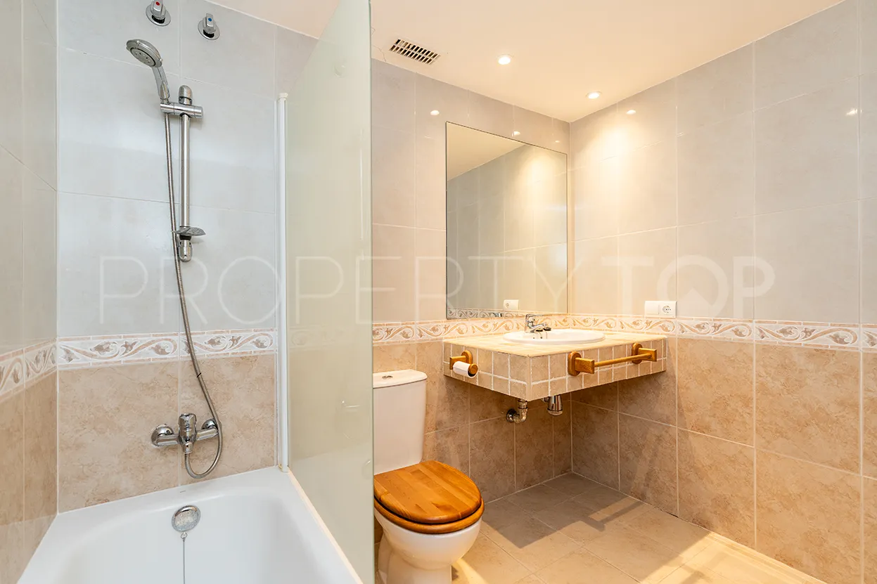 For sale duplex penthouse in Guadalmina Alta