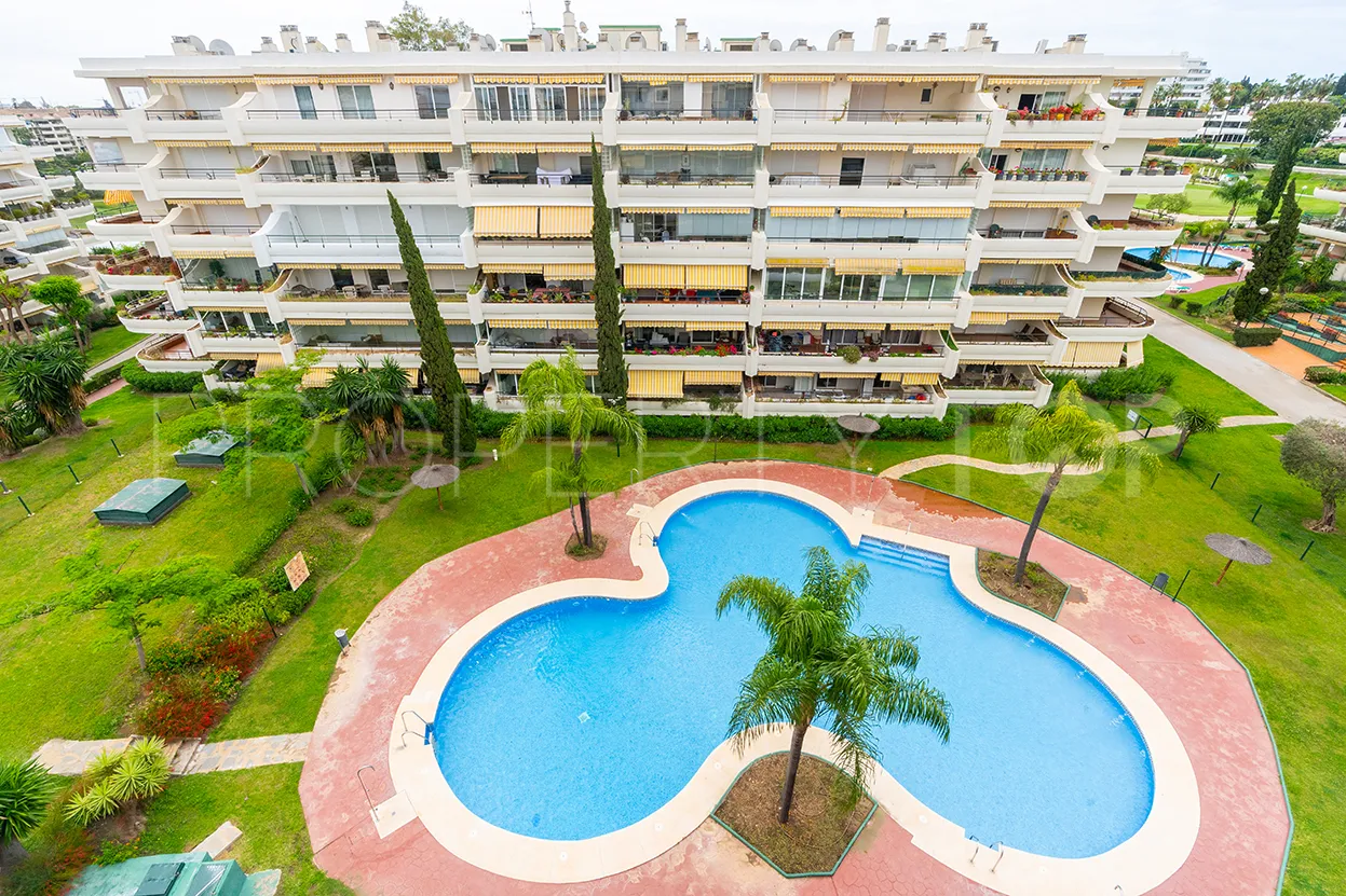 For sale duplex penthouse in Guadalmina Alta