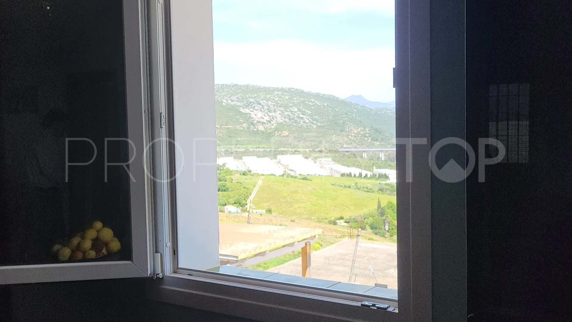 Pareado de 4 dormitorios en venta en Manilva Pueblo