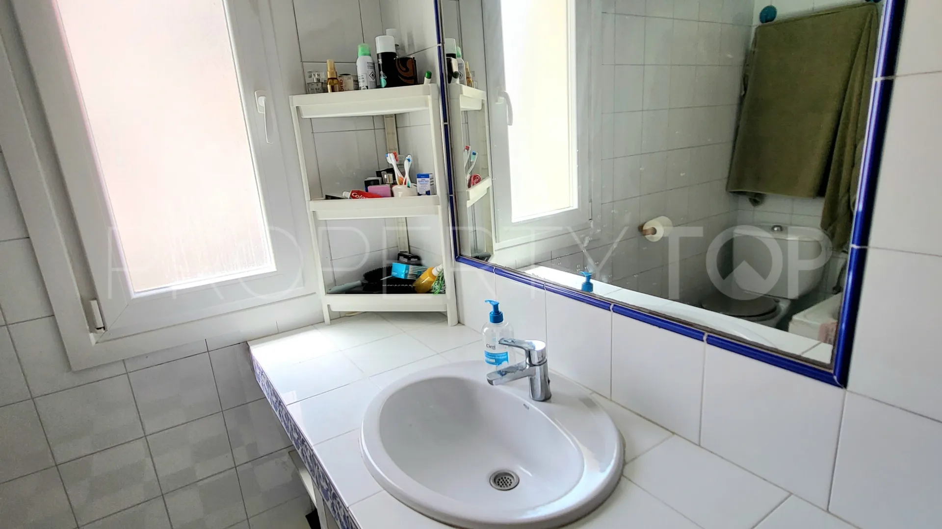 Pareado de 4 dormitorios en venta en Manilva Pueblo