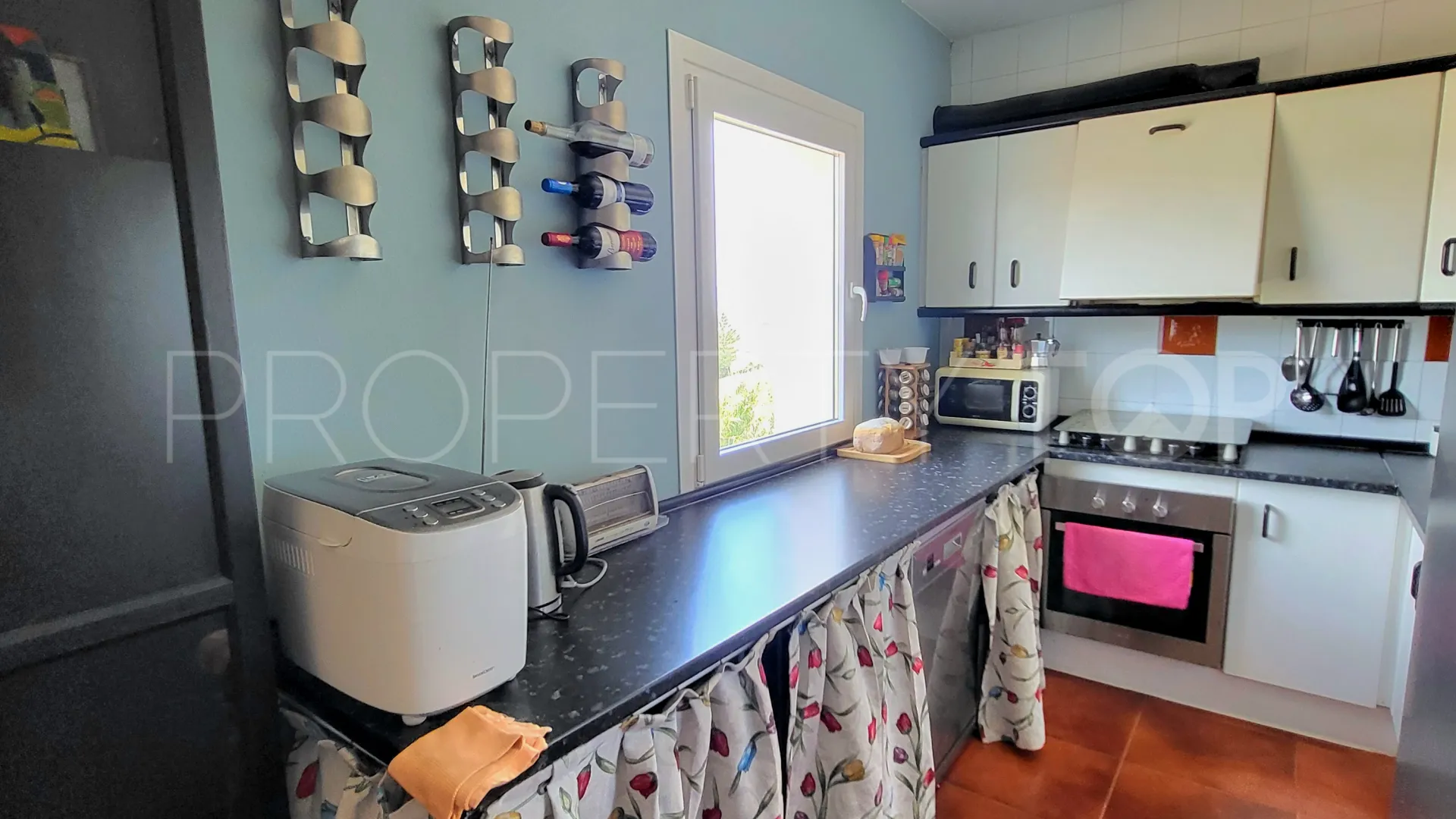 Pareado de 4 dormitorios en venta en Manilva Pueblo