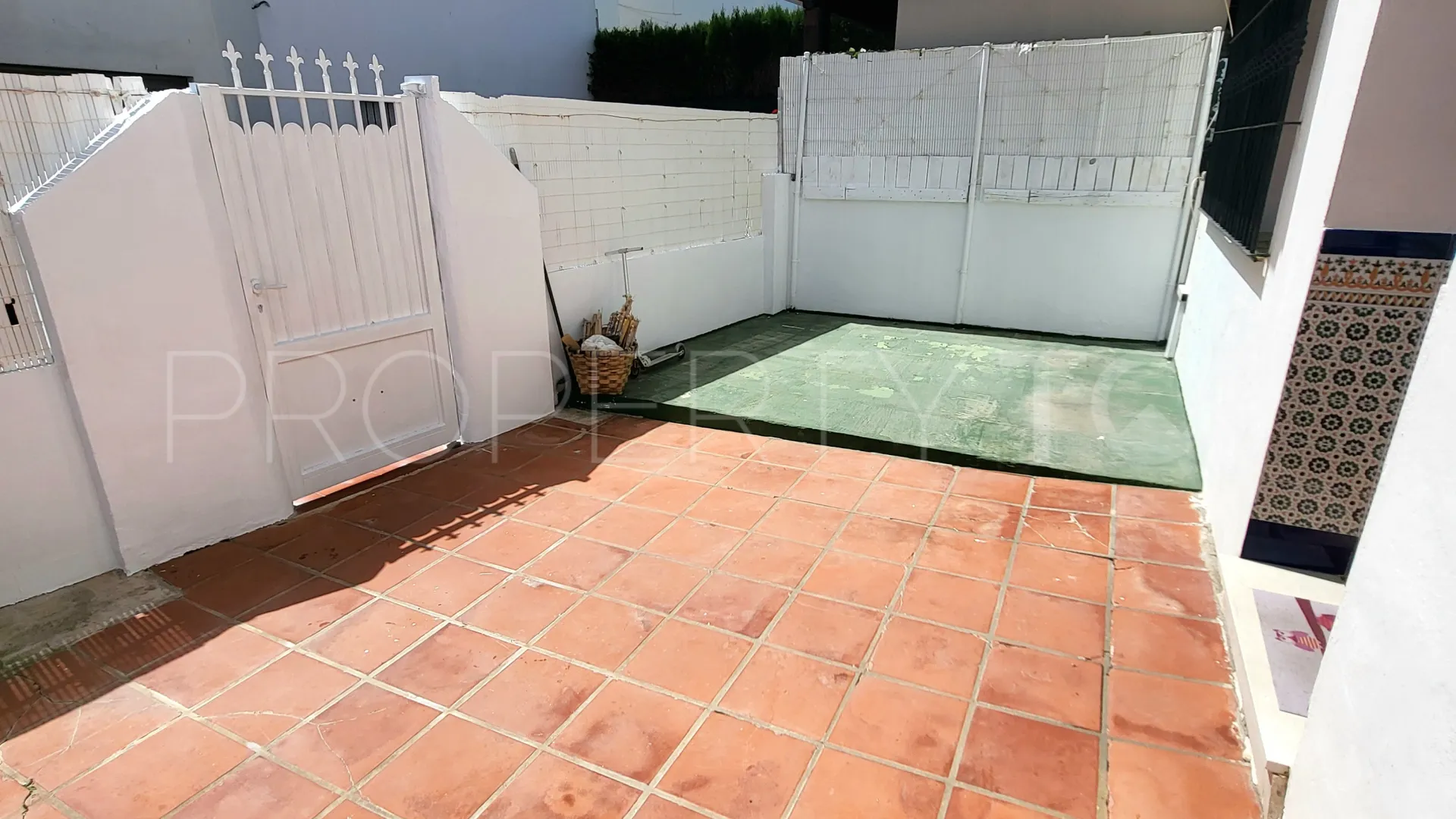Pareado de 4 dormitorios en venta en Manilva Pueblo