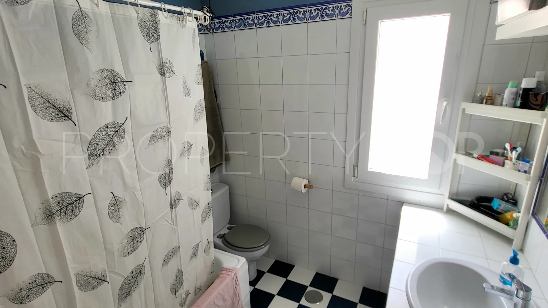 Pareado de 4 dormitorios en venta en Manilva Pueblo