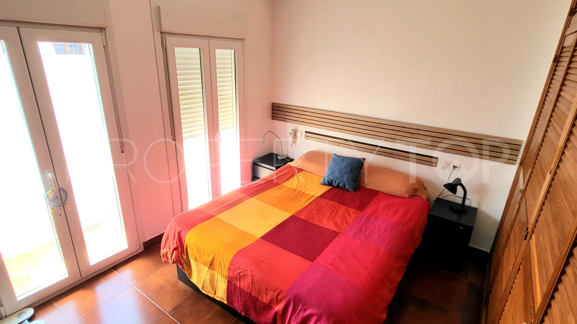 Pareado de 4 dormitorios en venta en Manilva Pueblo