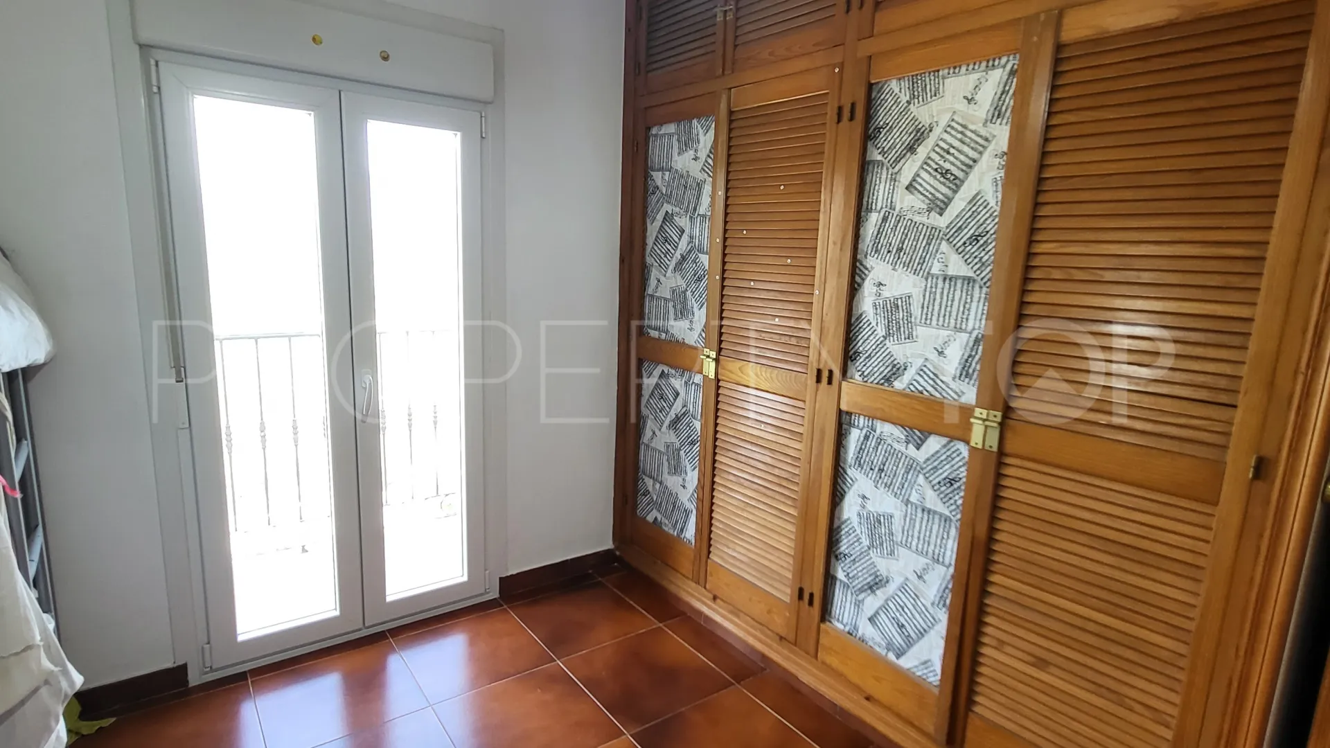 Pareado de 4 dormitorios en venta en Manilva Pueblo
