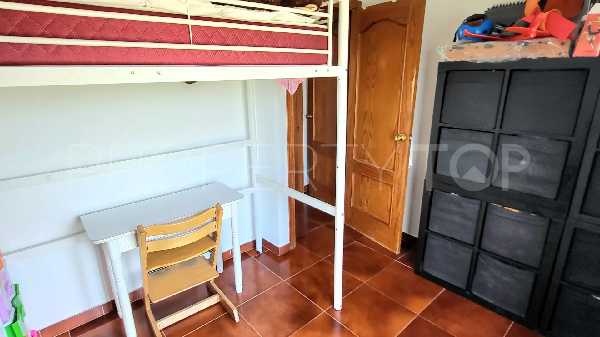 Pareado de 4 dormitorios en venta en Manilva Pueblo
