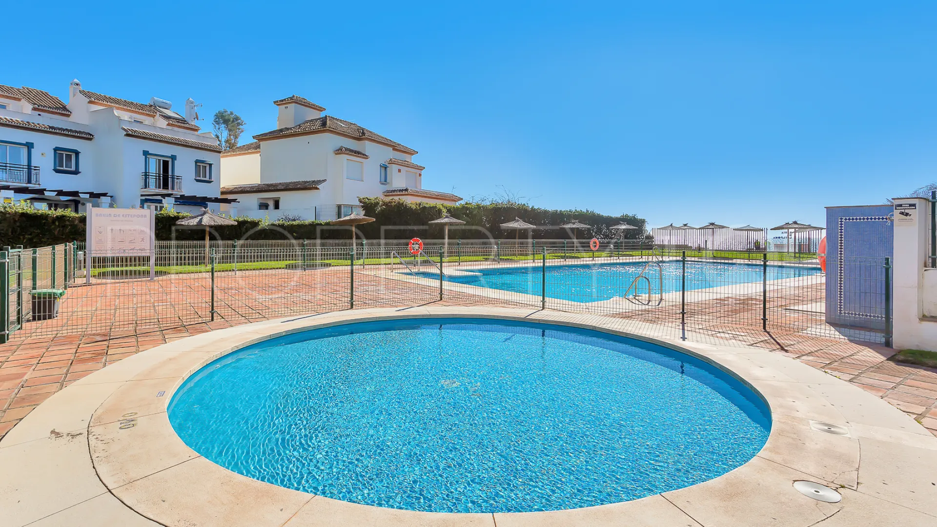 2 bedrooms apartment in Bahía de Estepona for sale