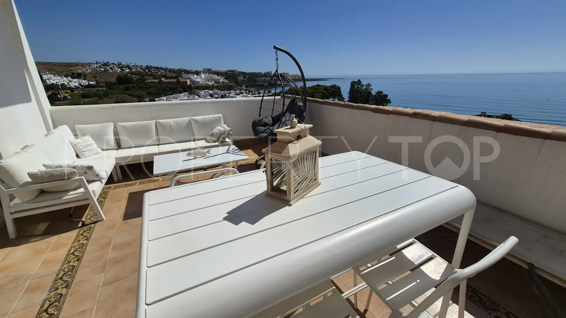 2 bedrooms apartment in Bahía de Estepona for sale