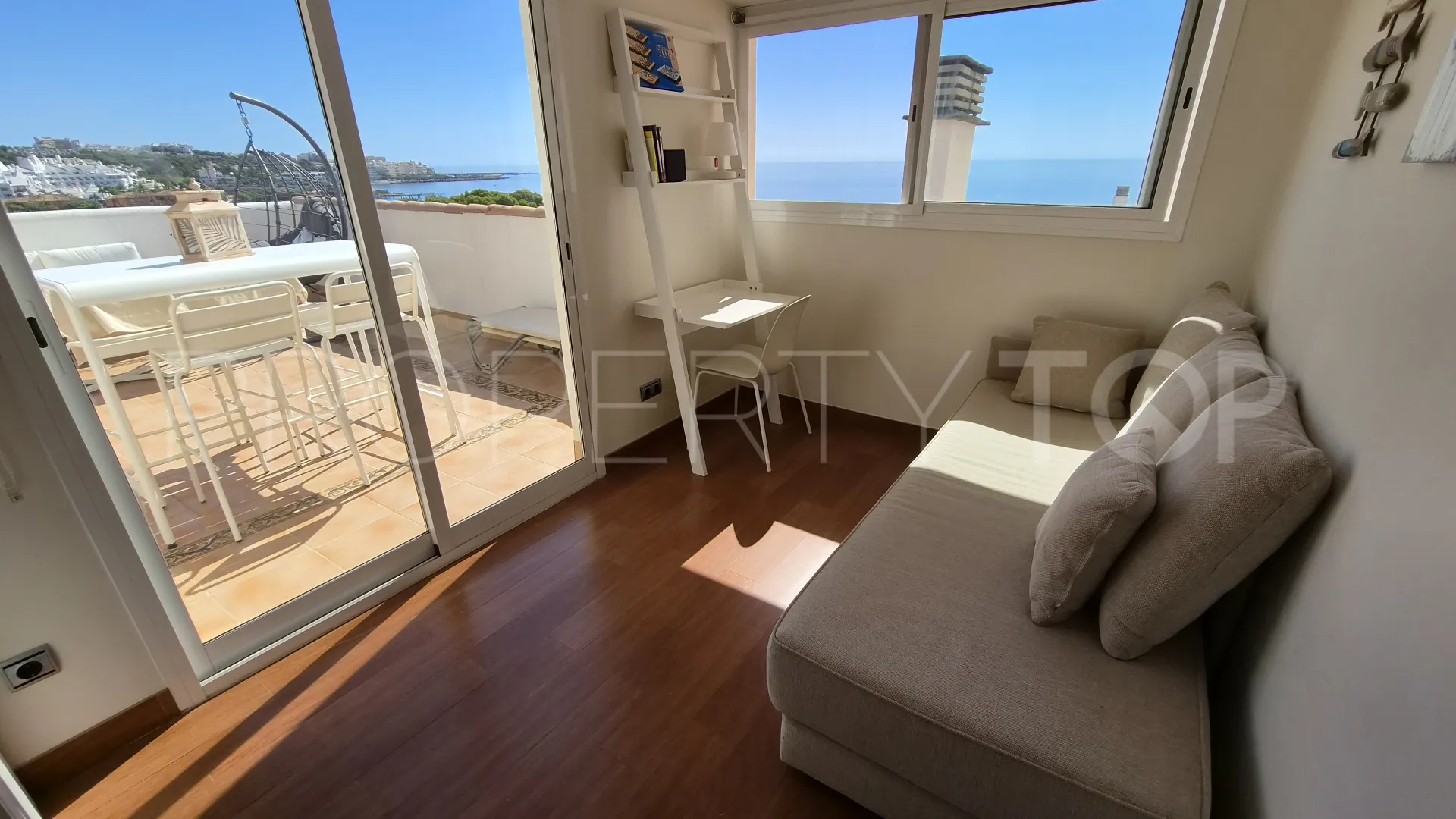 2 bedrooms apartment in Bahía de Estepona for sale