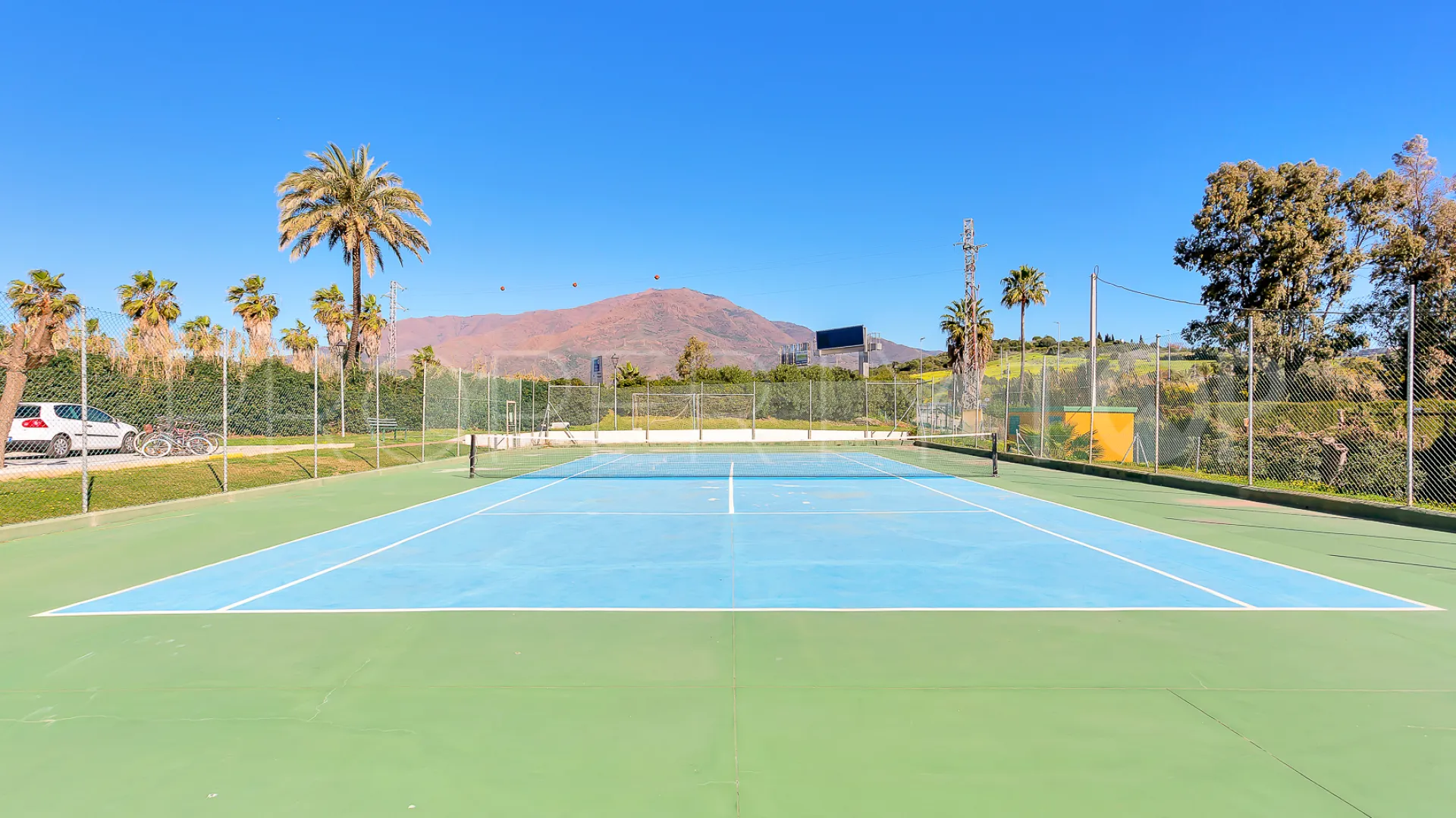 2 bedrooms apartment in Bahía de Estepona for sale