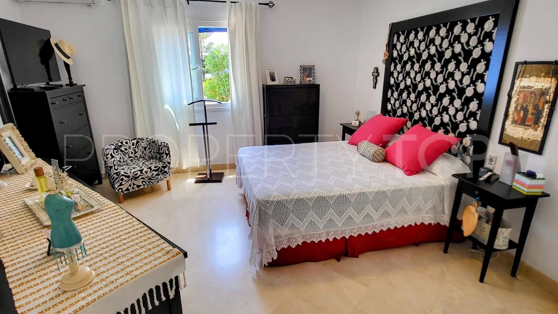 Se vende apartamento planta baja en La Noria IV con 3 dormitorios