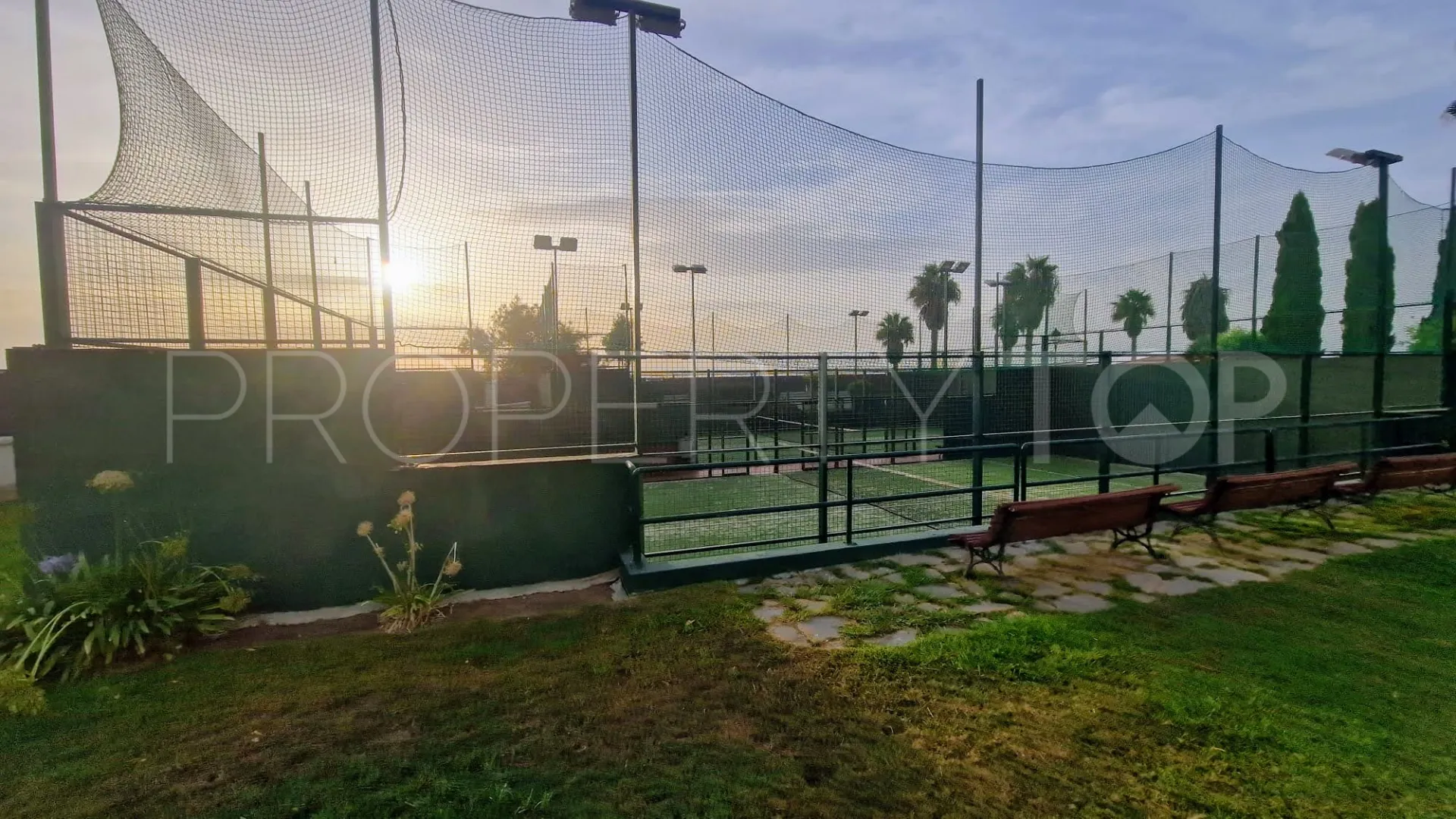Se vende apartamento planta baja en La Noria IV con 3 dormitorios