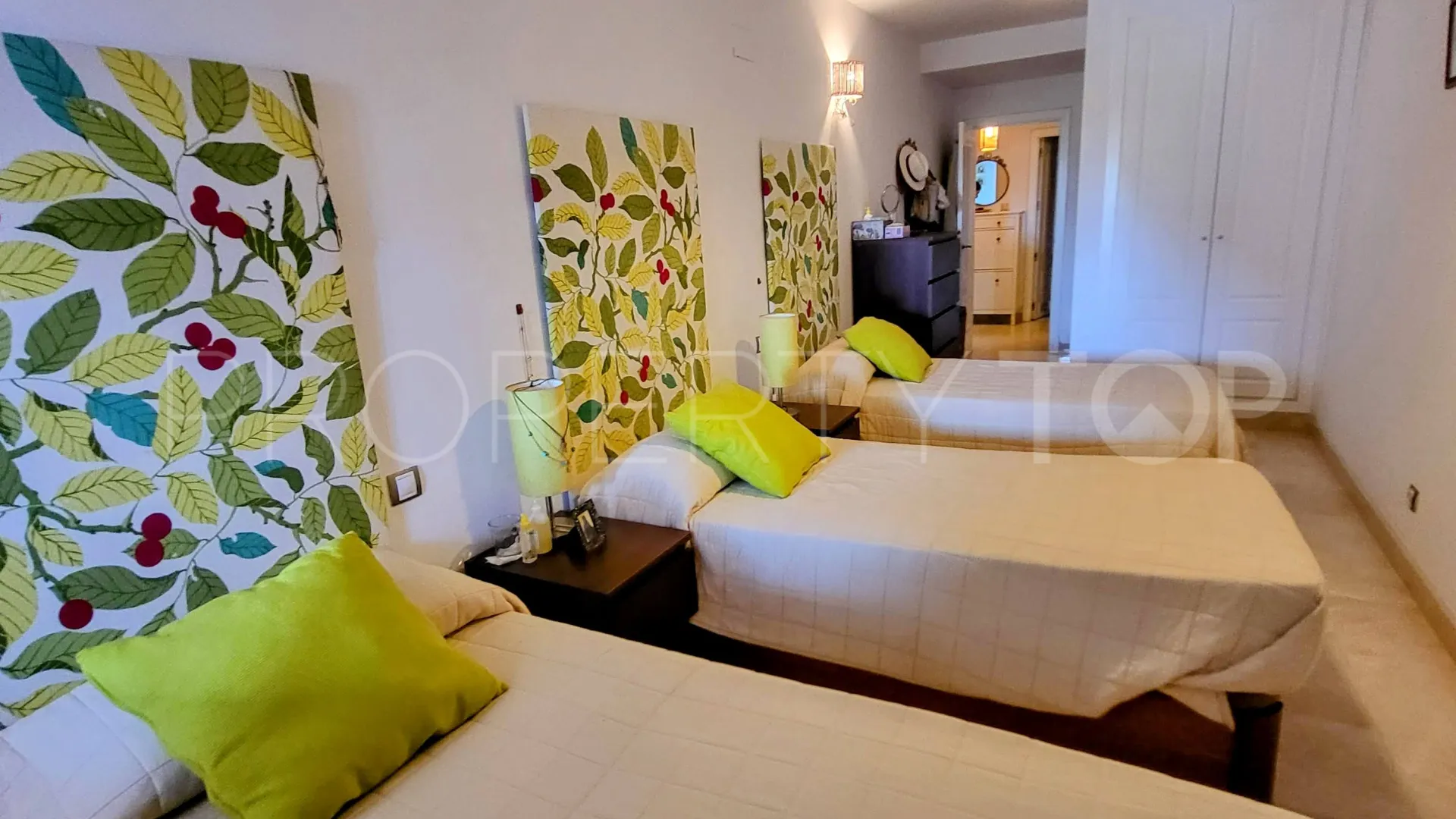 Se vende apartamento planta baja en La Noria IV con 3 dormitorios