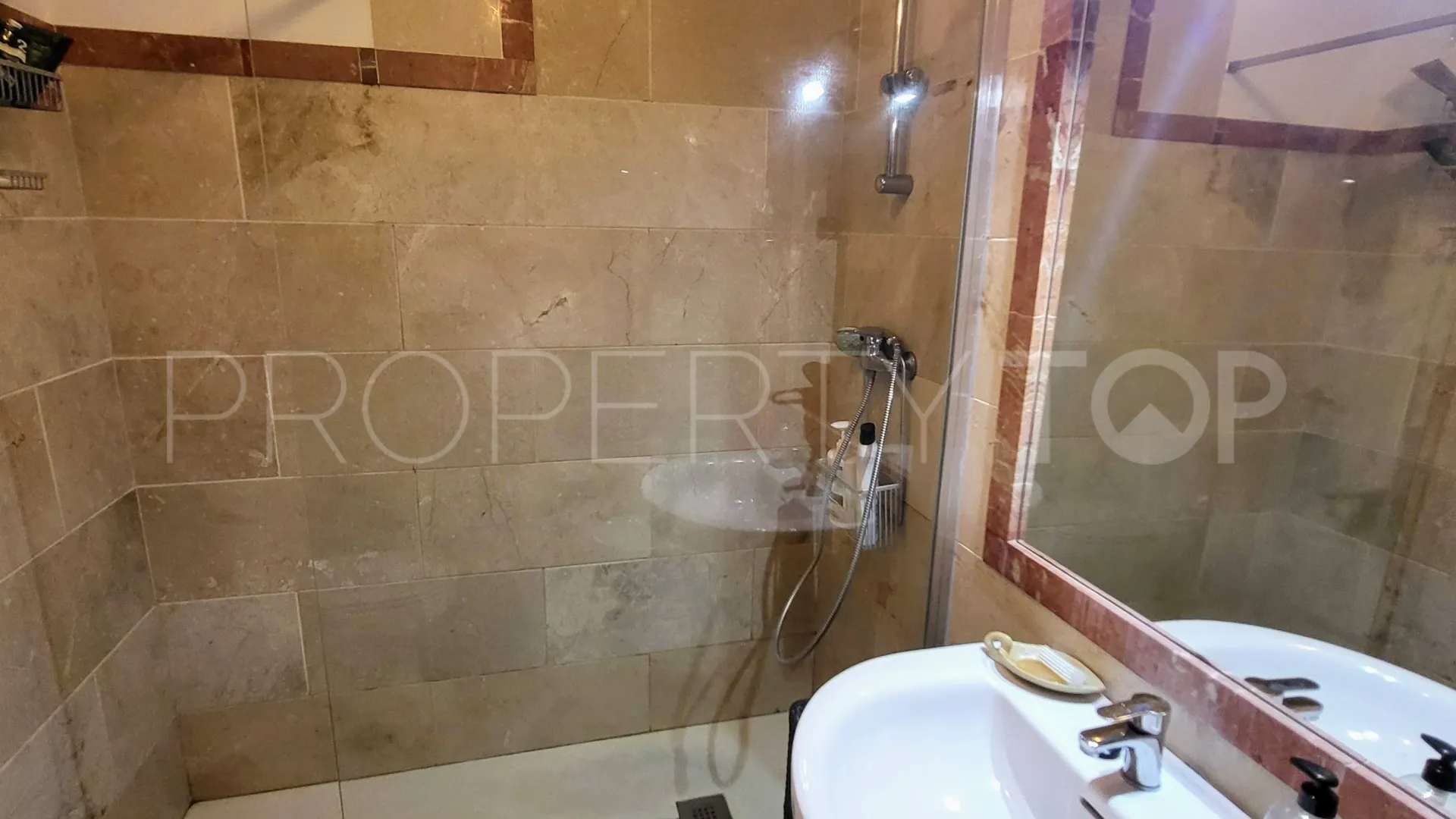 Se vende apartamento planta baja en La Noria IV con 3 dormitorios